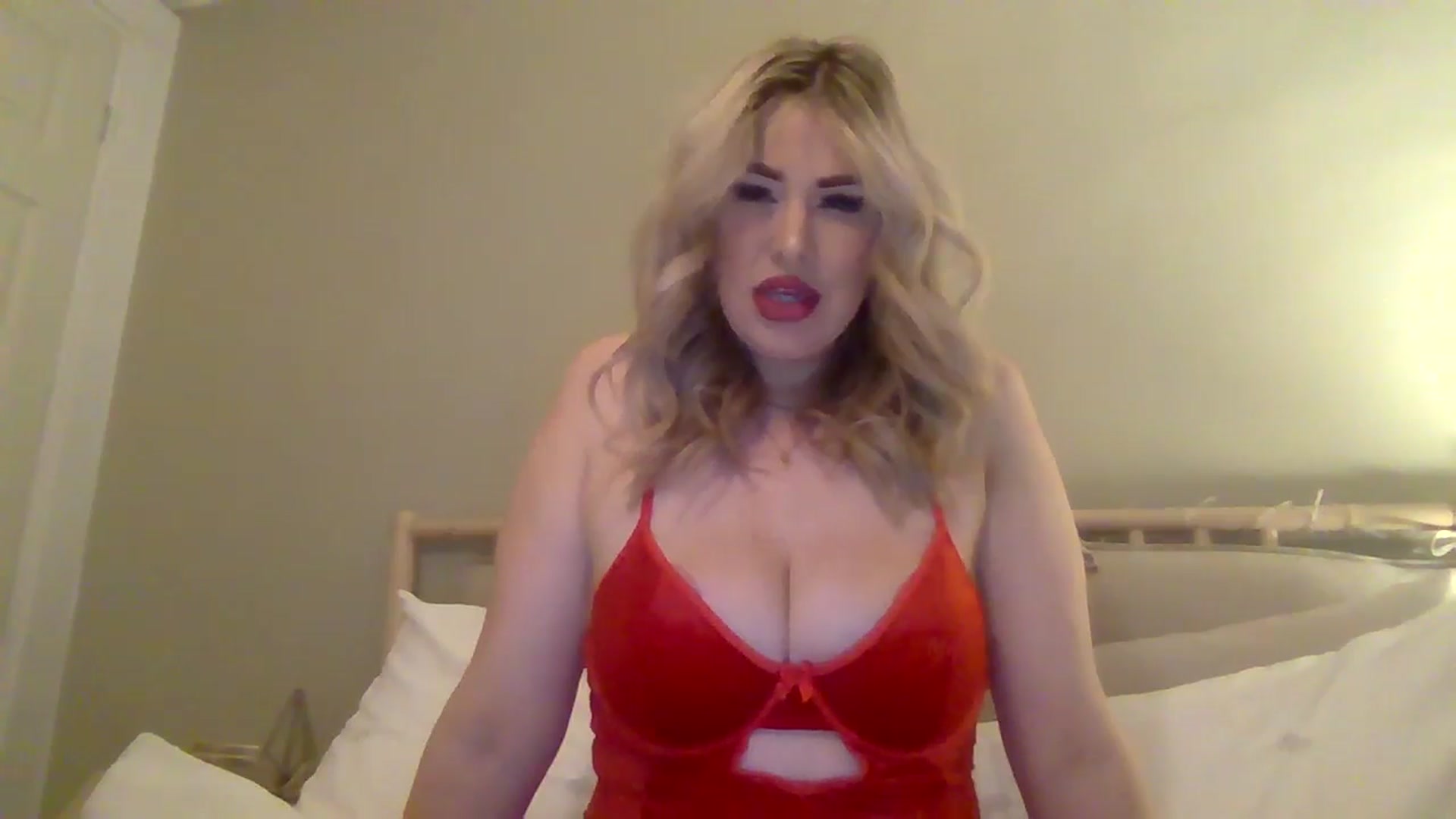 Gallery image thumbnail from Roxy_Reveals's myfreecams stream on, 04/09/2025, 21:49 image 12 of 20
