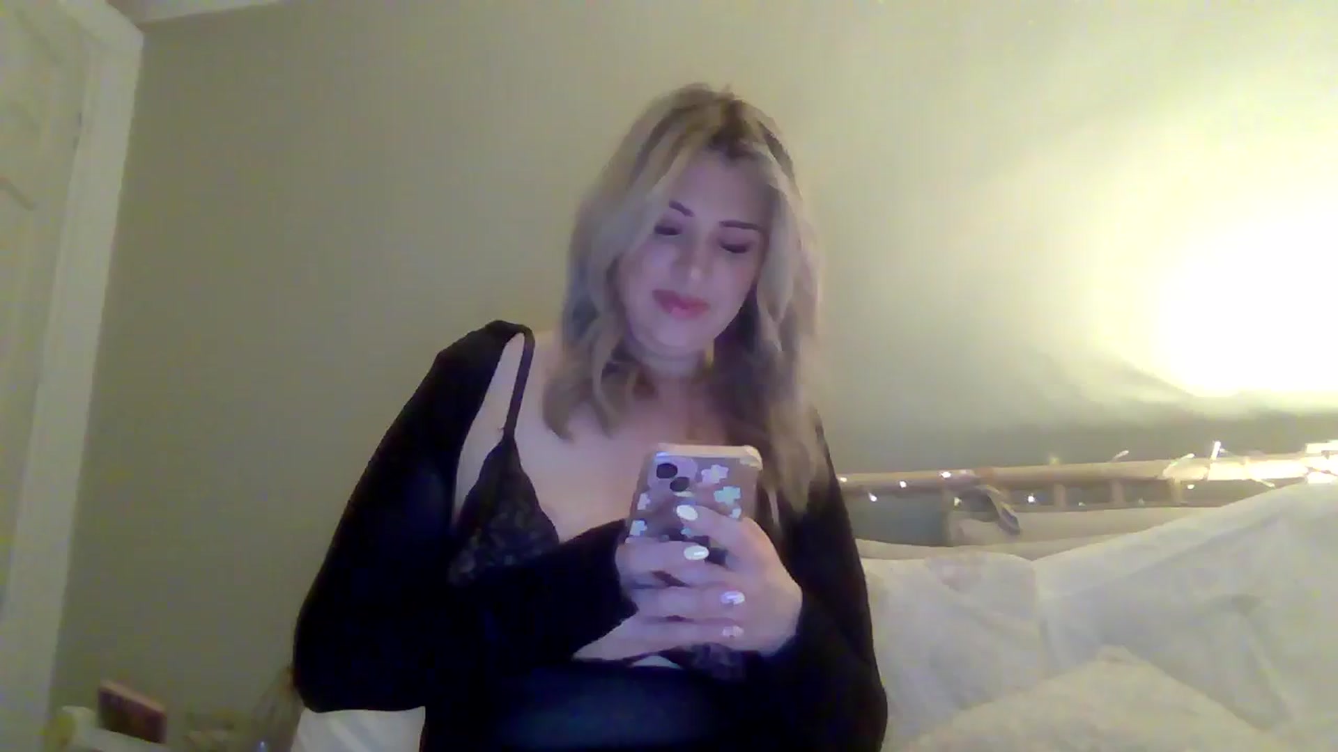 Gallery image thumbnail from Roxy_Reveals's myfreecams stream on, 04/13/2025, 20:39 image 17 of 20