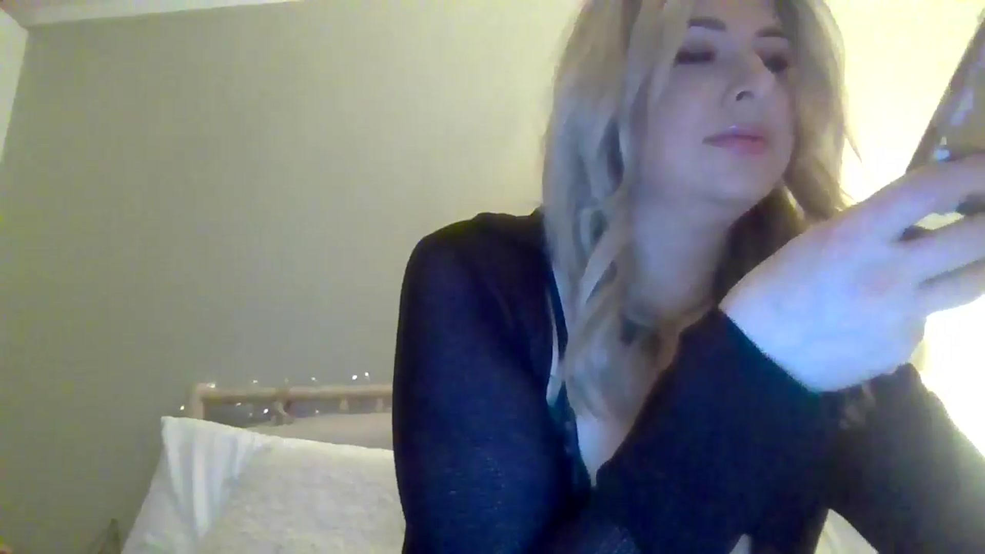 Gallery image thumbnail from Roxy_Reveals's myfreecams stream on, 04/13/2025, 21:18 image 2 of 20