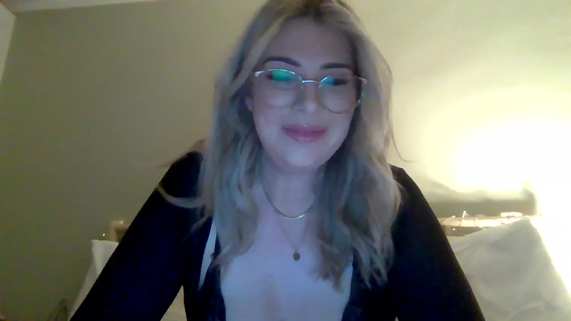 Gallery image thumbnail from Roxy_Reveals's myfreecams stream on, 04/13/2025, 21:18 image 10 of 20