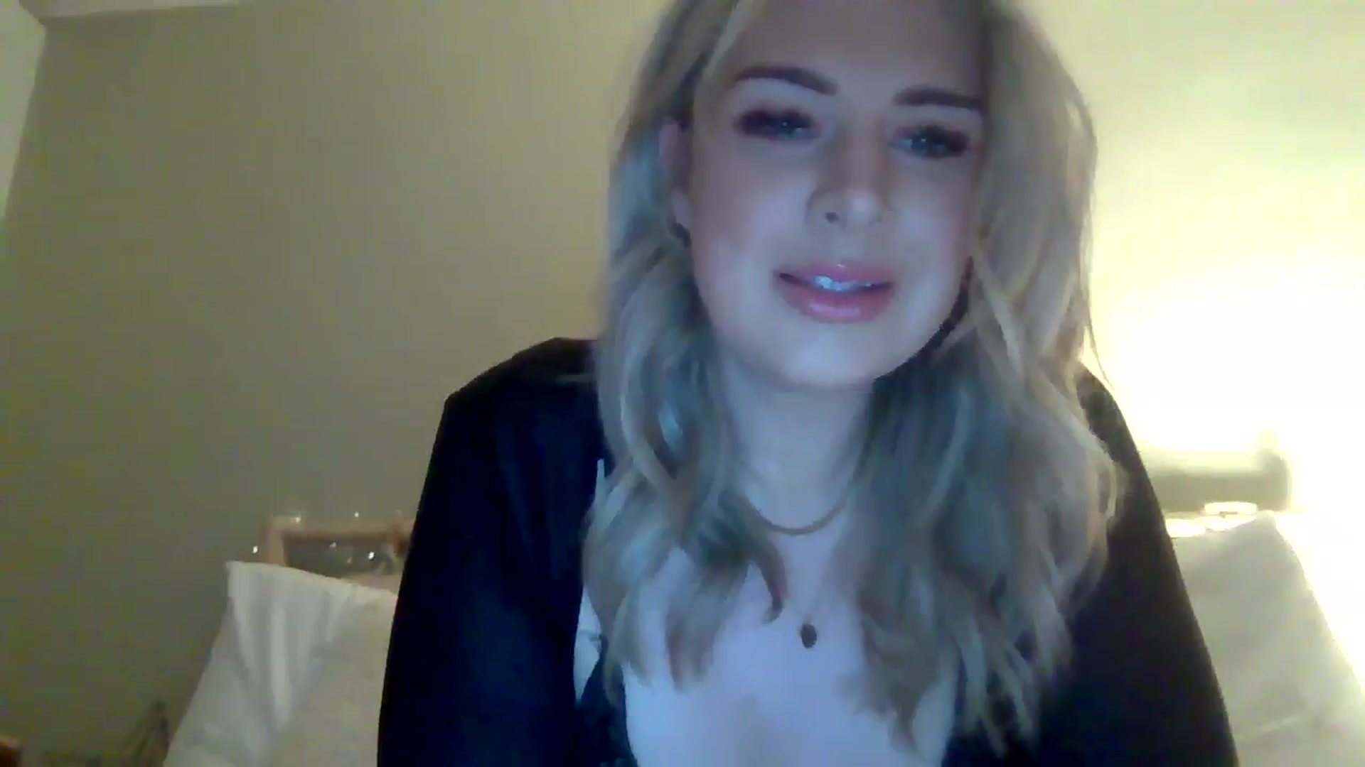 Gallery image thumbnail from Roxy_Reveals's myfreecams stream on, 04/13/2025, 21:18 image 5 of 20