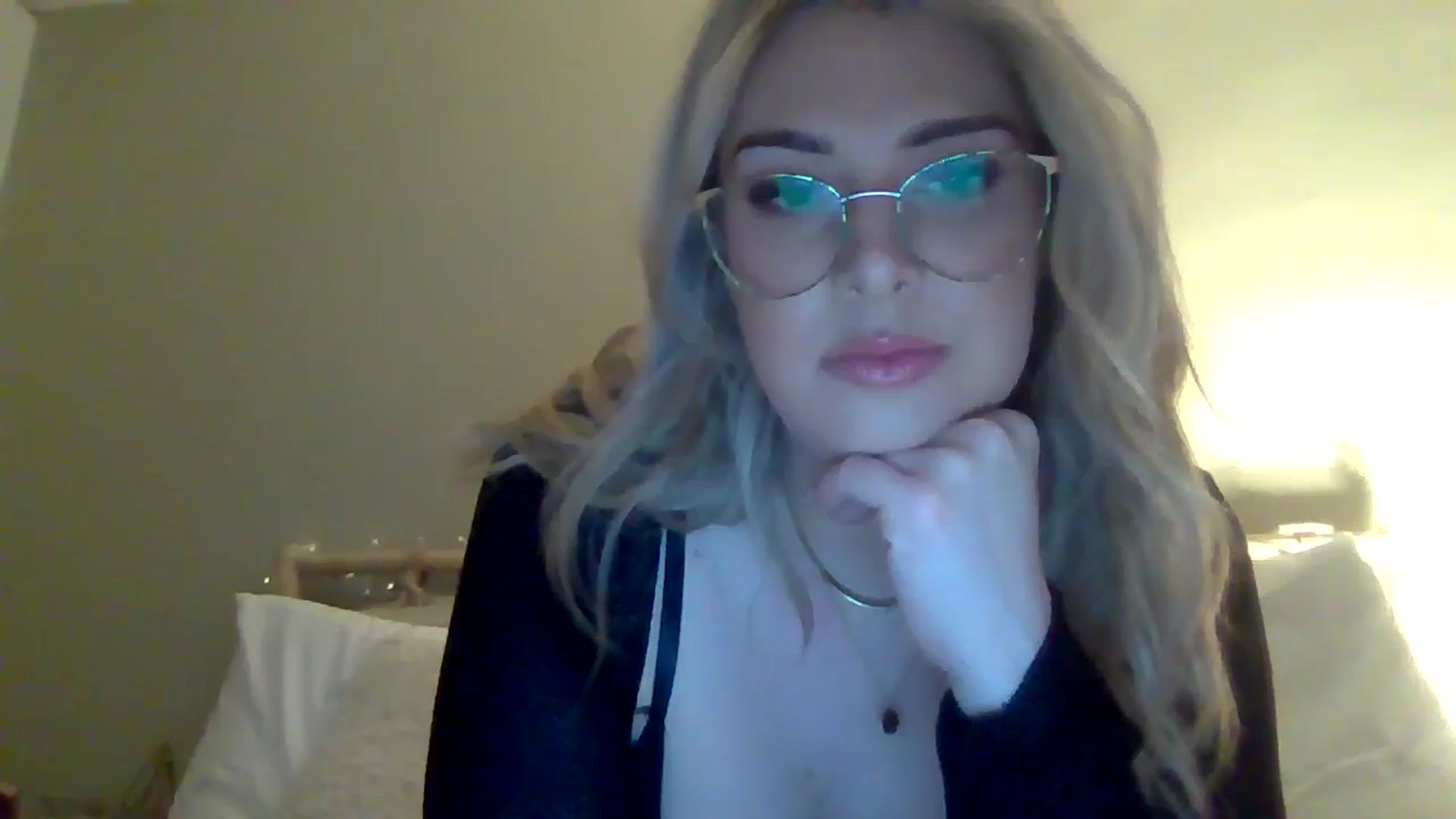 Gallery image thumbnail from Roxy_Reveals's myfreecams stream on, 04/13/2025, 21:18 image 9 of 20