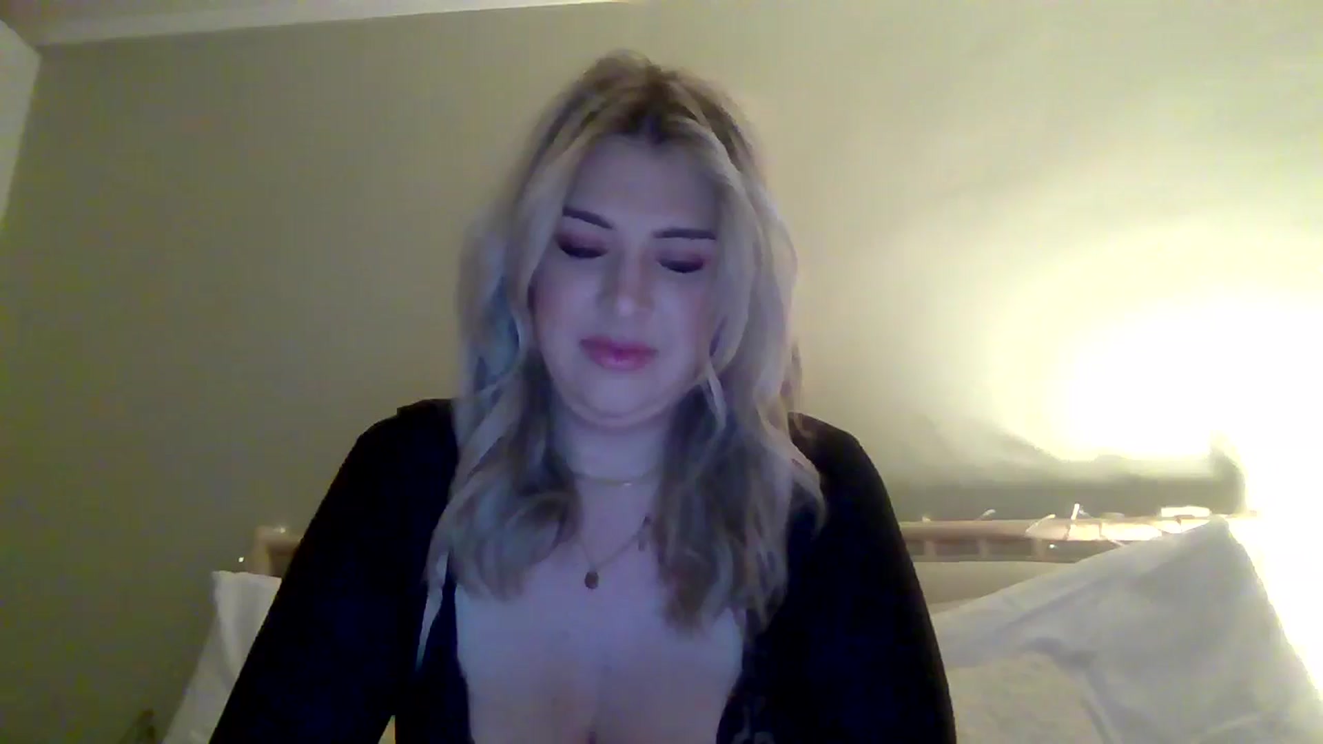 Gallery image thumbnail from Roxy_Reveals's myfreecams stream on, 04/13/2025, 21:18 image 3 of 20