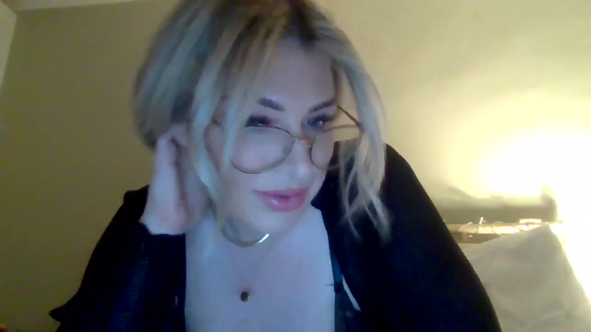 Gallery image thumbnail from Roxy_Reveals's myfreecams stream on, 04/13/2025, 21:18 image 13 of 20