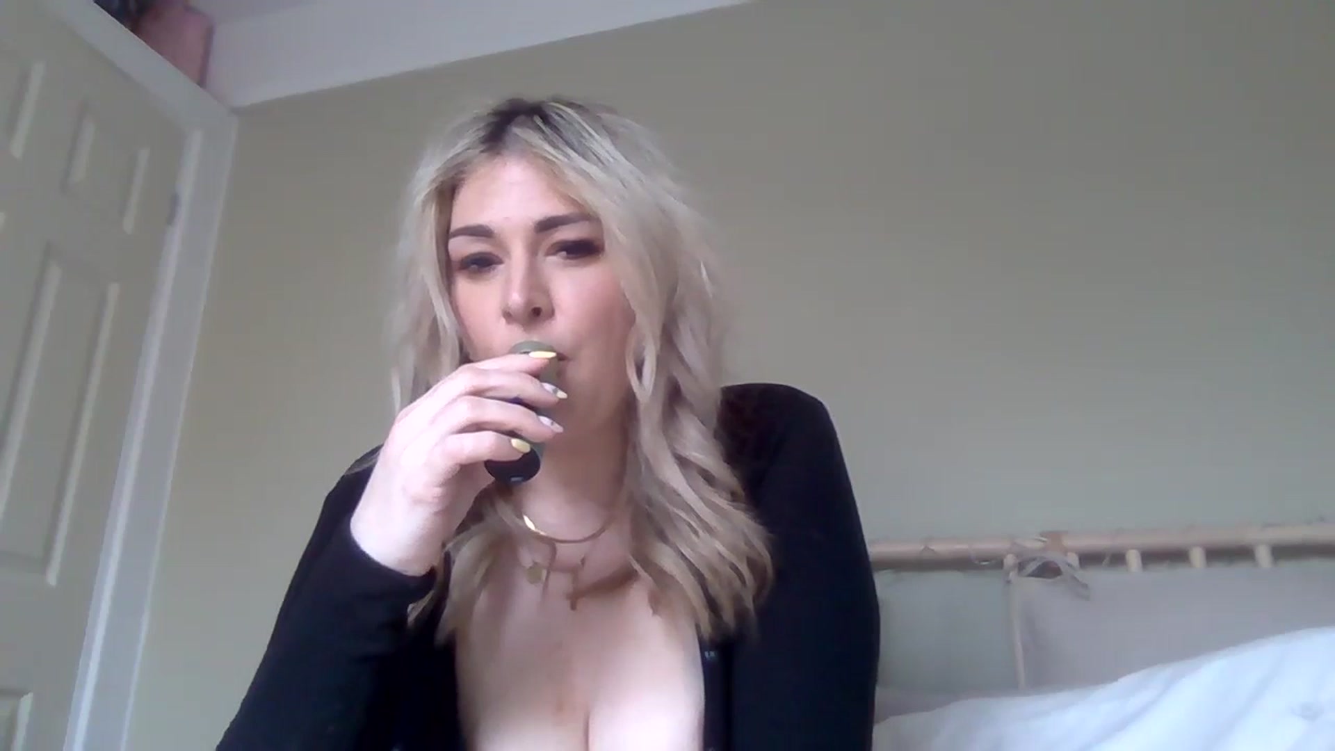 Gallery image thumbnail from Roxy_Reveals's myfreecams stream on, 04/26/2025, 13:46 image 9 of 20