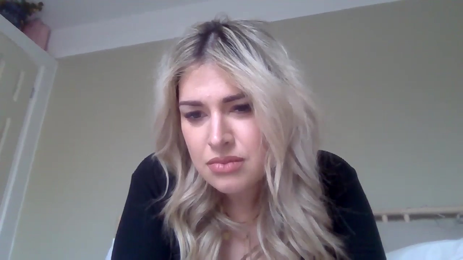 Gallery image thumbnail from Roxy_Reveals's myfreecams stream on, 04/26/2025, 13:46 image 18 of 20