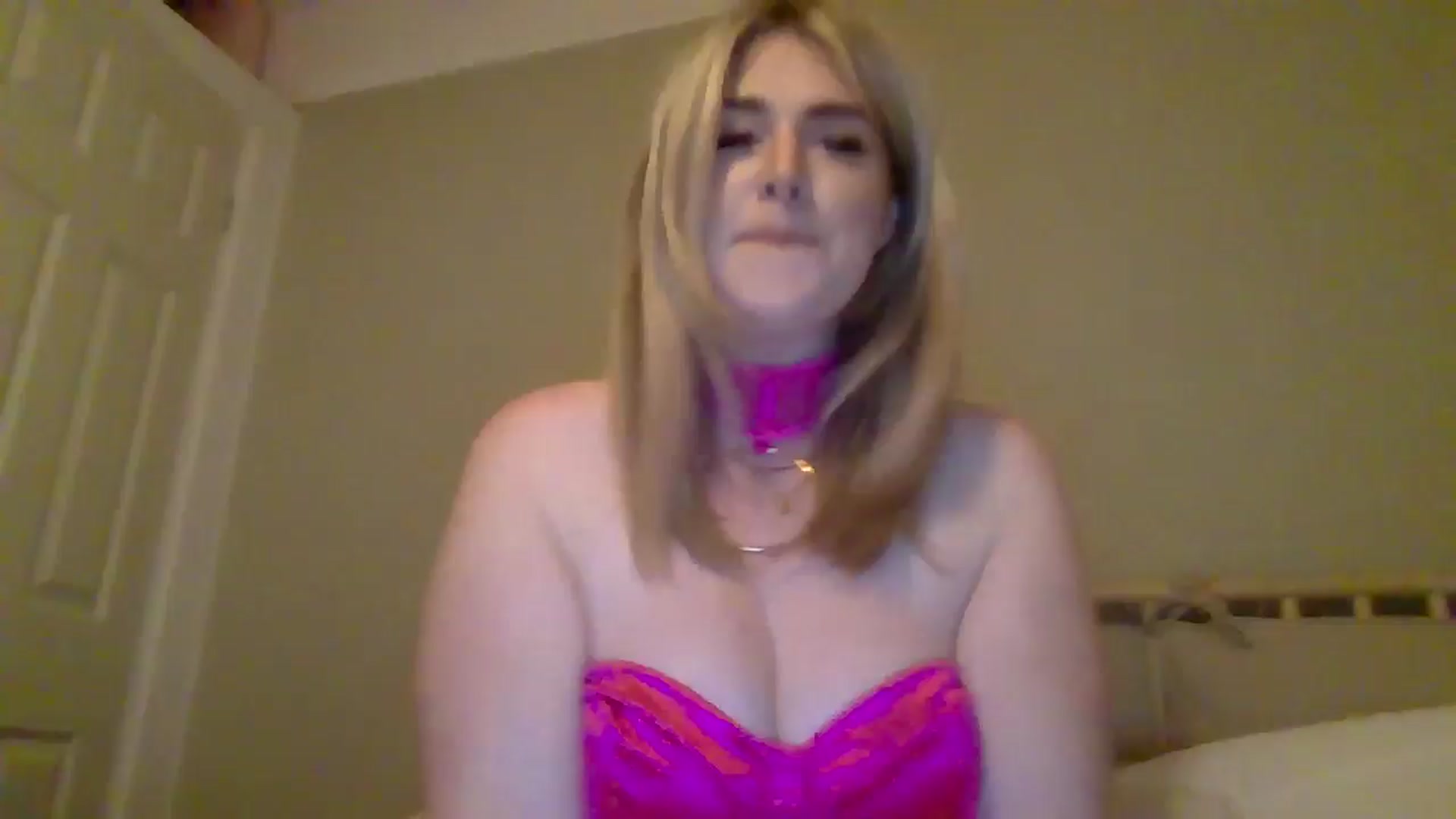 Gallery image thumbnail from Roxy_Reveals's myfreecams stream on, 04/27/2025, 23:38 image 4 of 20