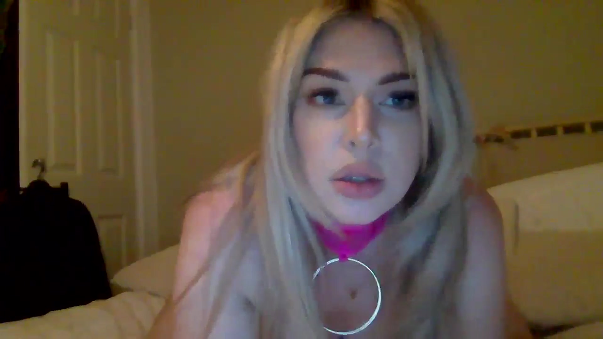 Gallery image thumbnail from Roxy_Reveals's myfreecams stream on, 04/27/2025, 23:38 image 12 of 20
