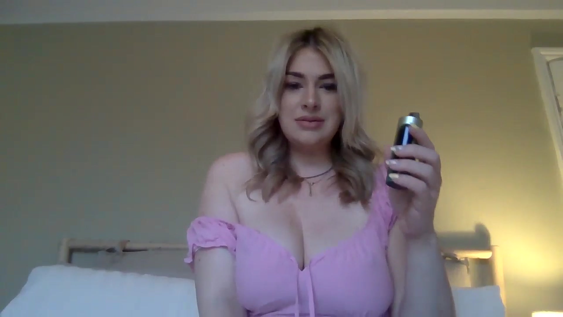 Gallery image thumbnail from Roxy_Reveals's myfreecams stream on, 04/28/2025, 15:55 image 7 of 20