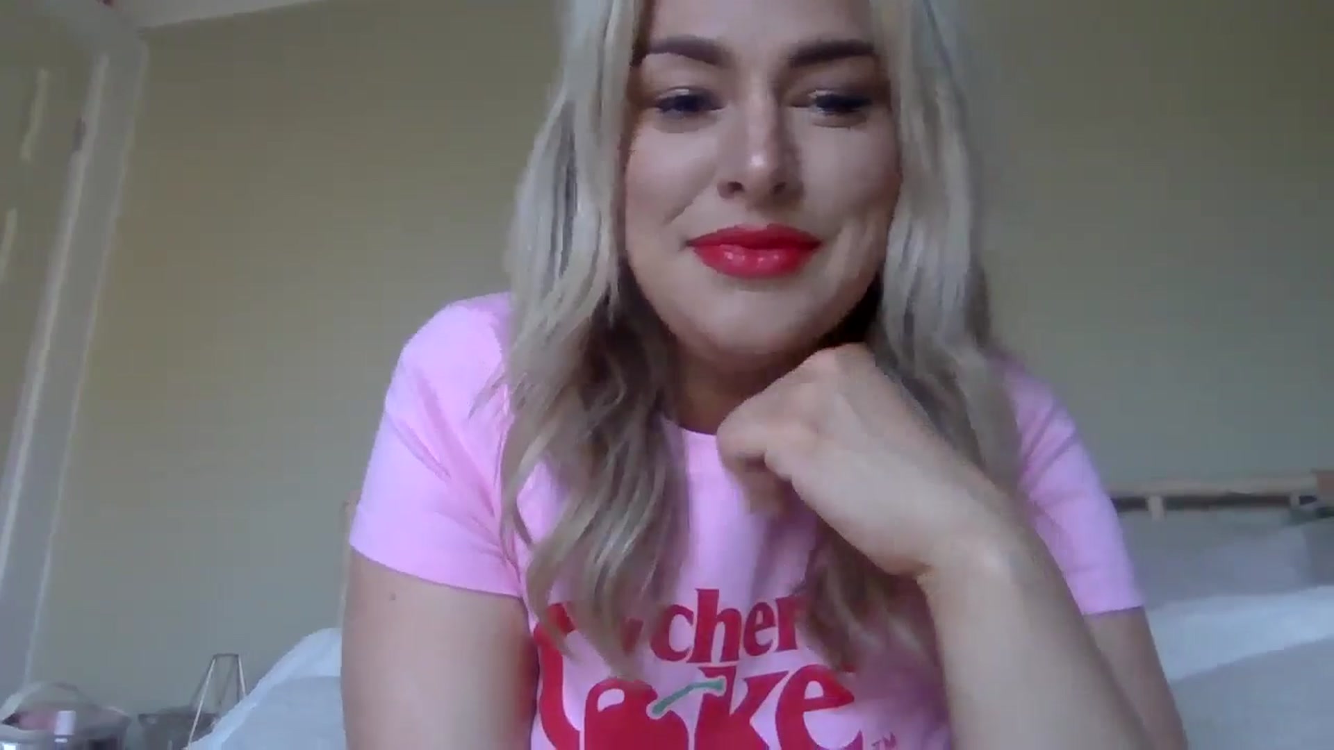 Gallery image thumbnail from Roxy_Reveals's myfreecams stream on, 04/30/2025, 13:46 image 13 of 20