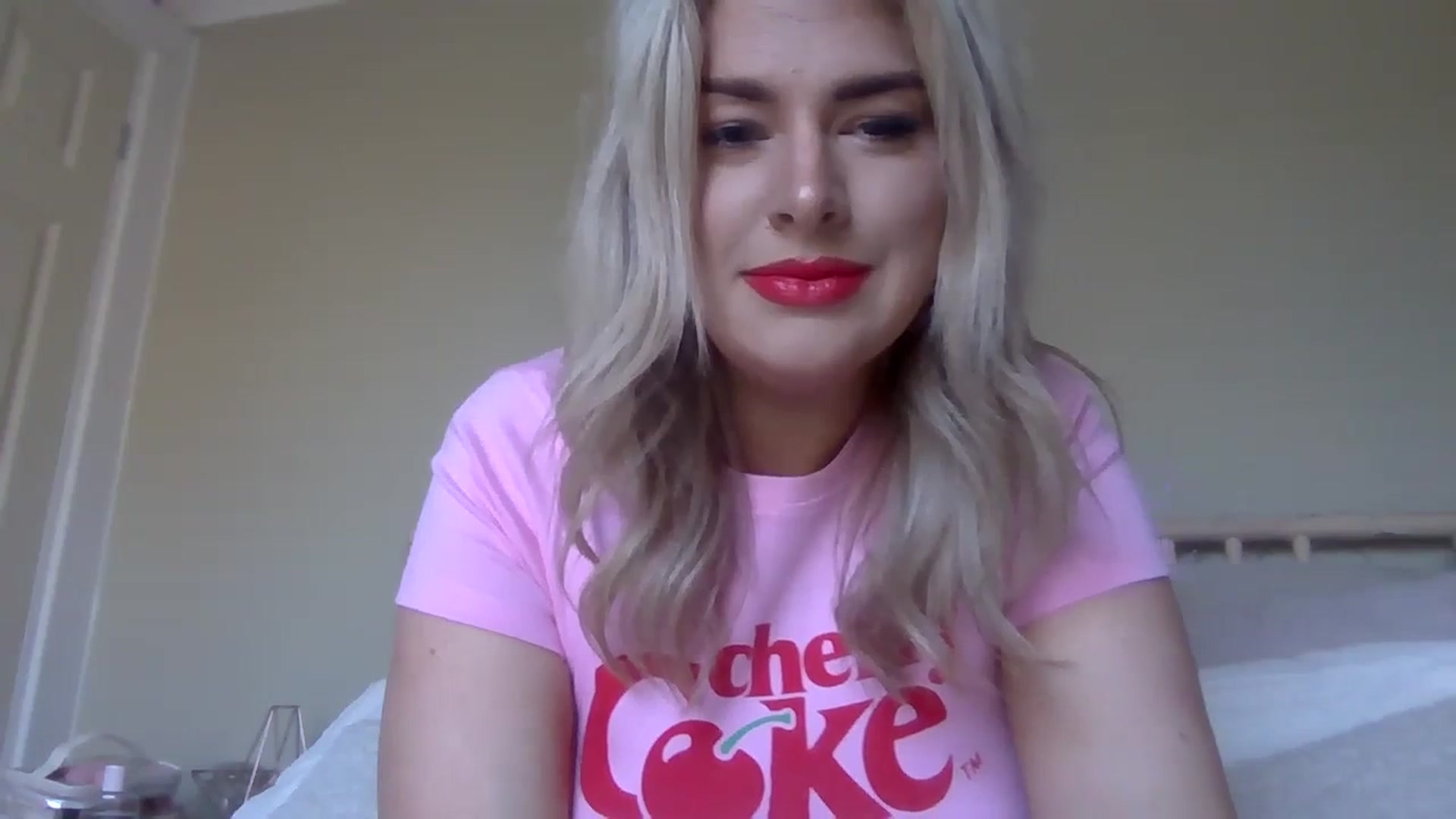 Gallery image thumbnail from Roxy_Reveals's myfreecams stream on, 04/30/2025, 13:46 image 10 of 20