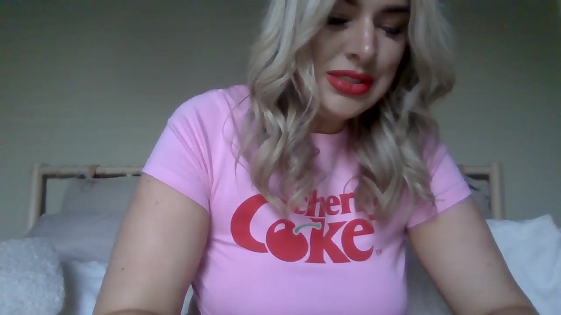 Gallery image thumbnail from Roxy_Reveals's myfreecams stream on, 04/30/2025, 18:46 image 19 of 20