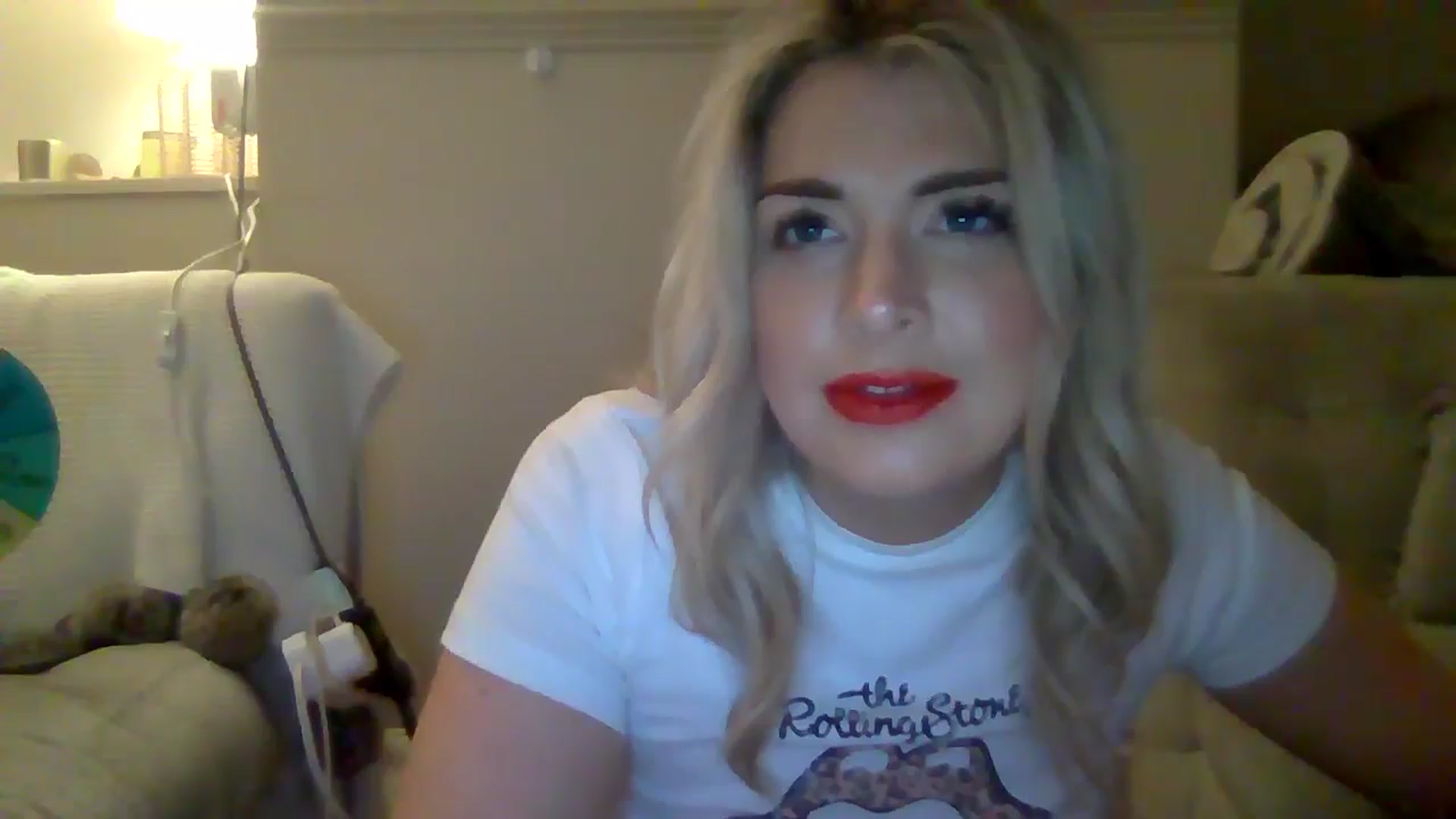Gallery image thumbnail from Roxy_Reveals's myfreecams stream on, 05/01/2025, 22:00 image 7 of 20