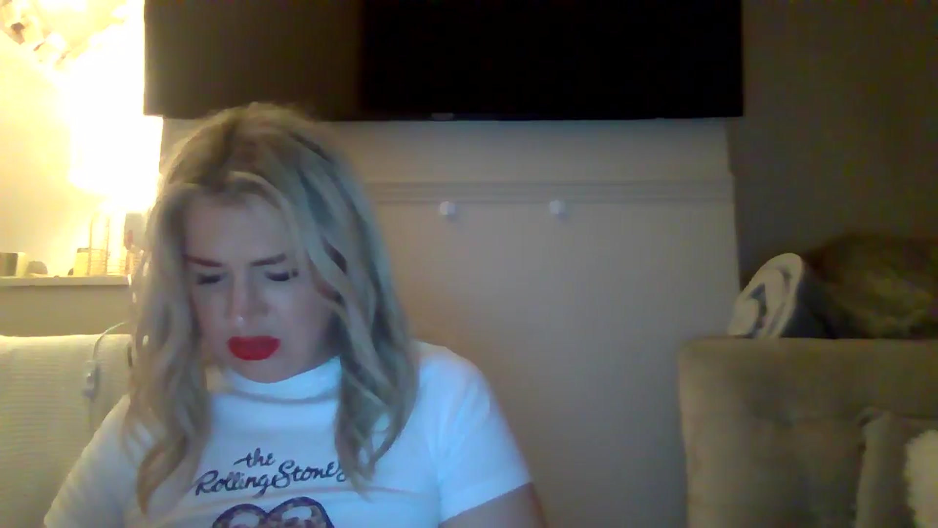 Gallery image thumbnail from Roxy_Reveals's myfreecams stream on, 05/01/2025, 22:00 image 17 of 20