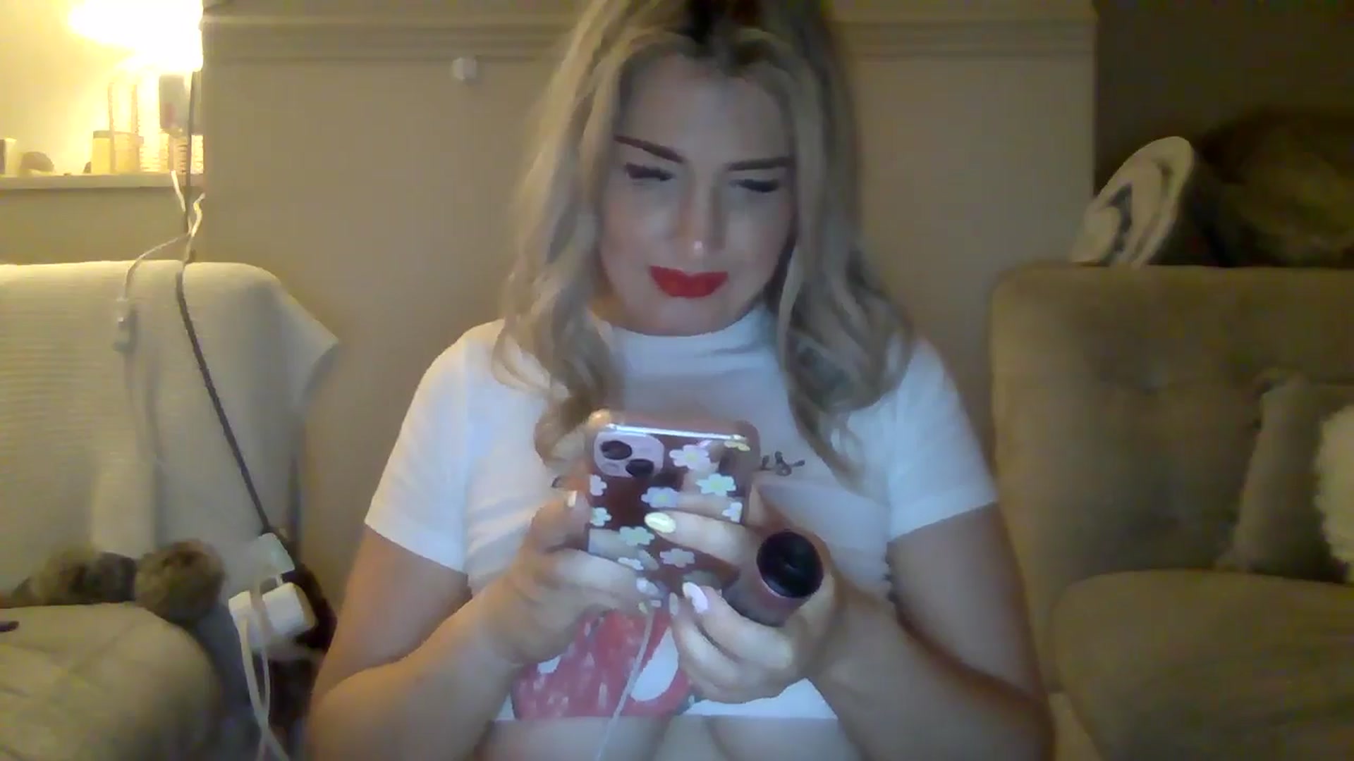 Gallery image thumbnail from Roxy_Reveals's myfreecams stream on, 05/01/2025, 22:00 image 9 of 20