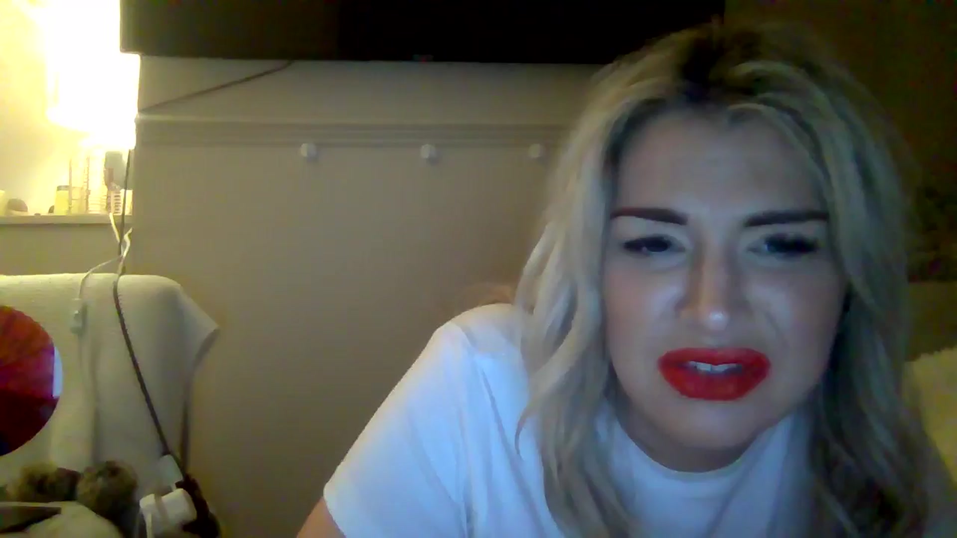 Gallery image thumbnail from Roxy_Reveals's myfreecams stream on, 05/01/2025, 22:00 image 1 of 20