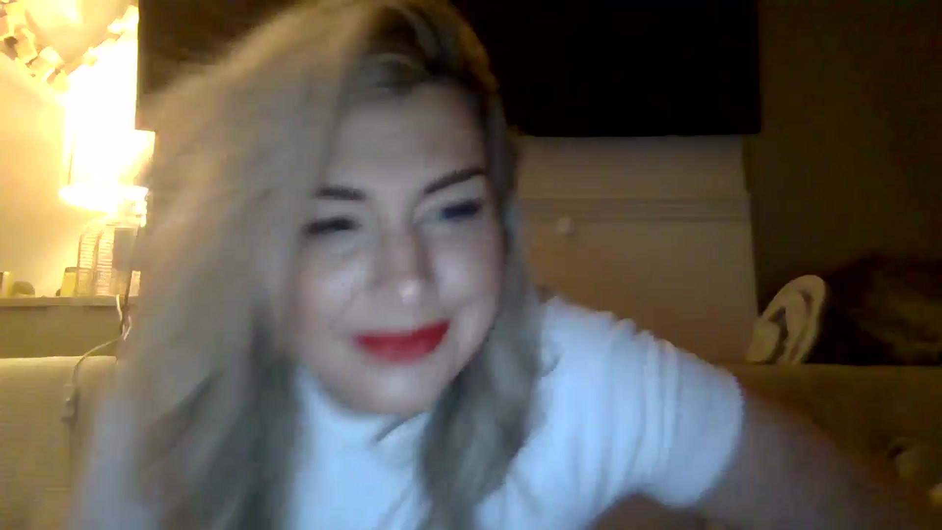 Gallery image thumbnail from Roxy_Reveals's myfreecams stream on, 05/01/2025, 23:02 image 14 of 20
