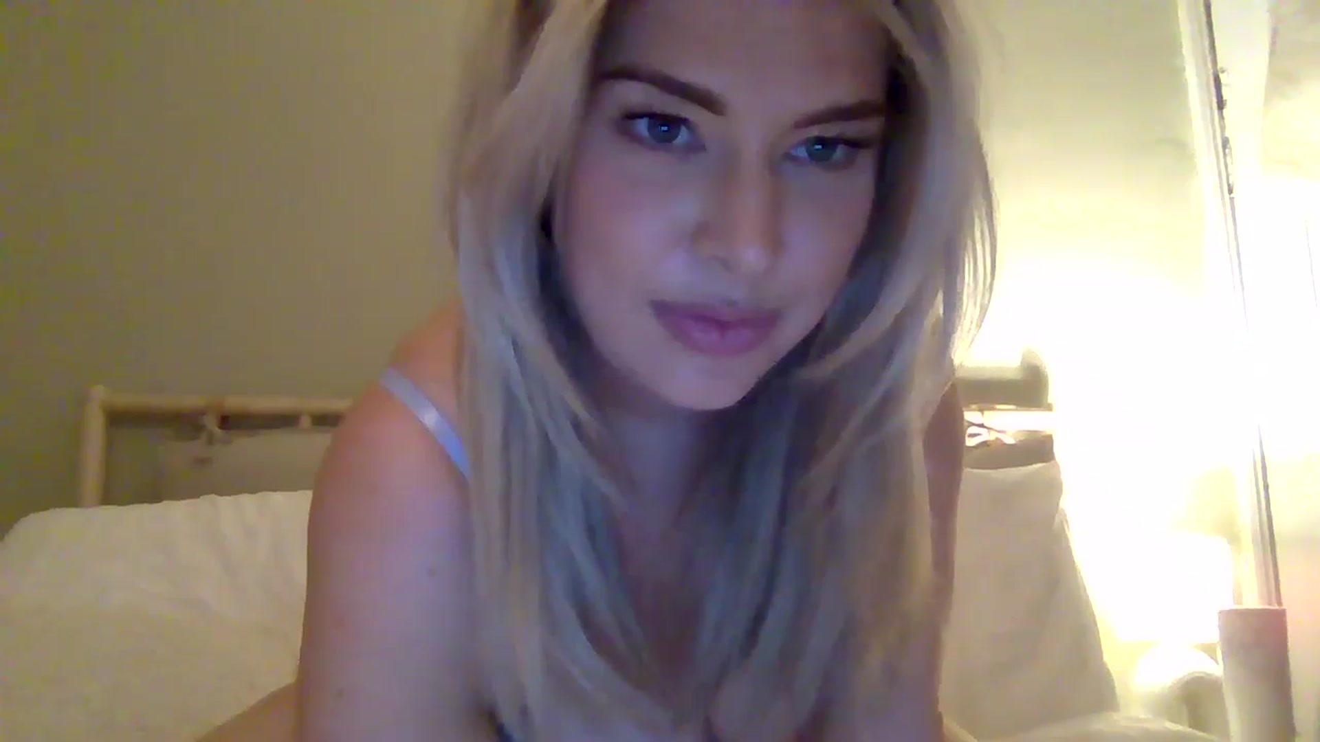 Gallery image thumbnail from Roxy_Reveals's myfreecams stream on, 05/06/2025, 23:06 image 8 of 20