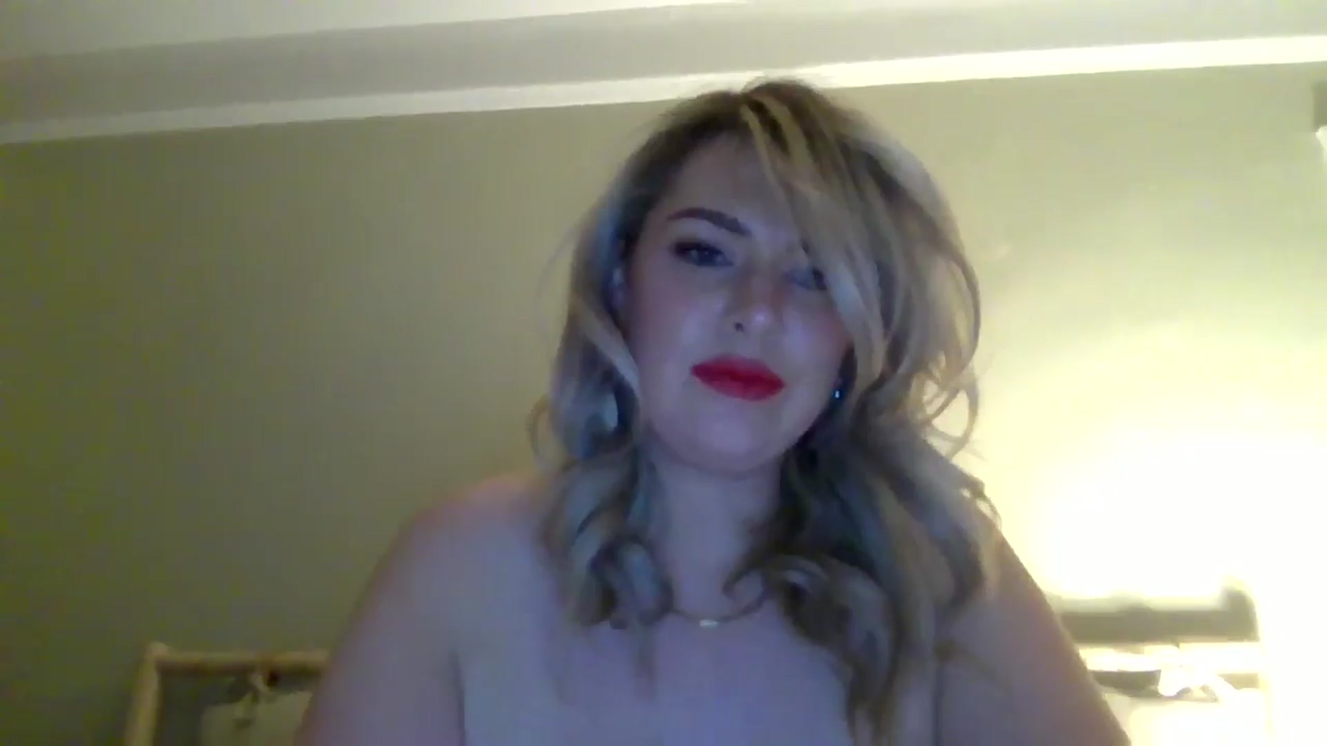 Gallery image thumbnail from Roxy_Reveals's myfreecams stream on, 05/10/2025, 20:57 image 16 of 20