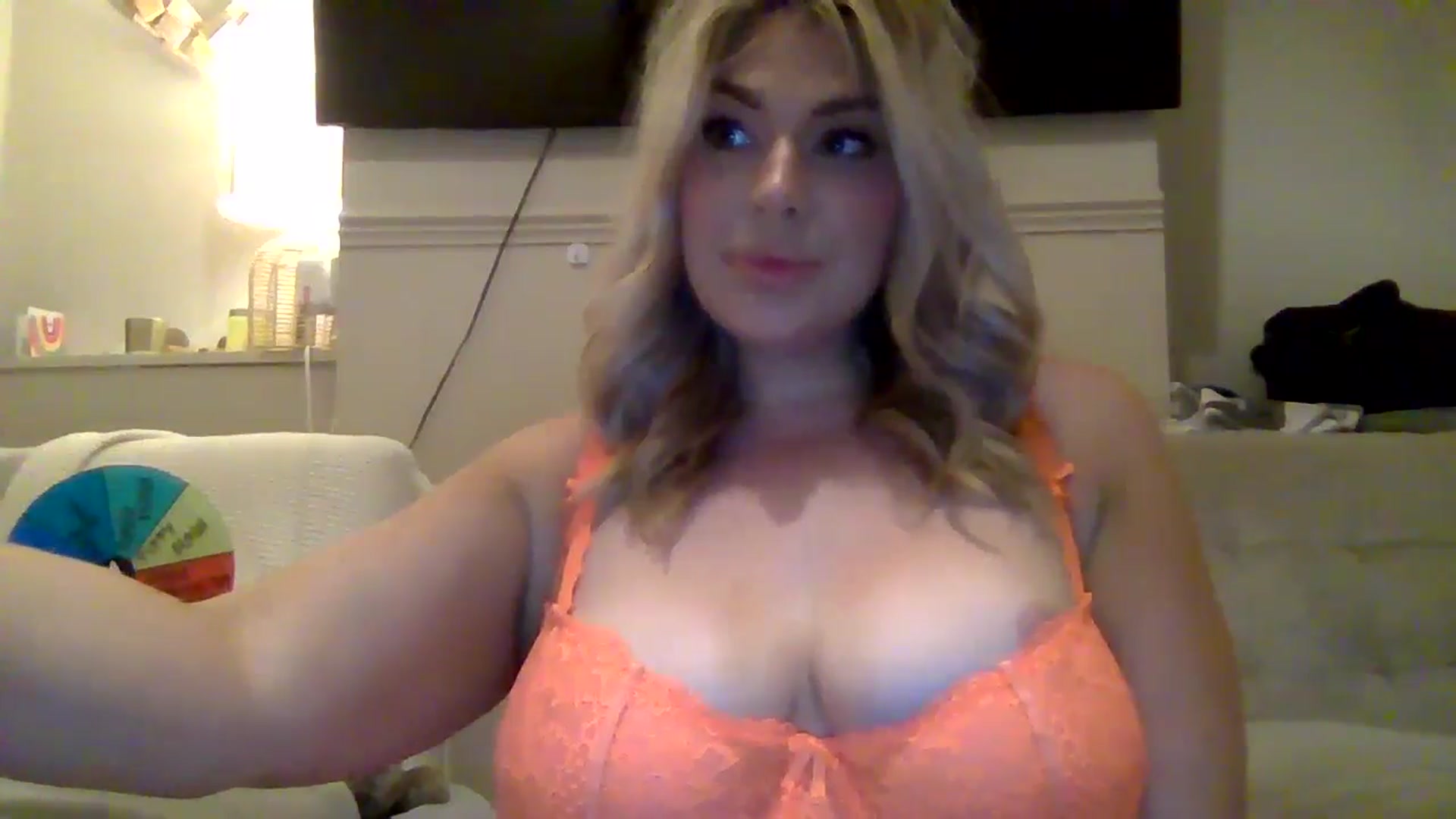 Gallery image thumbnail from Roxy_Reveals's myfreecams stream on, 05/13/2025, 20:40 image 18 of 20