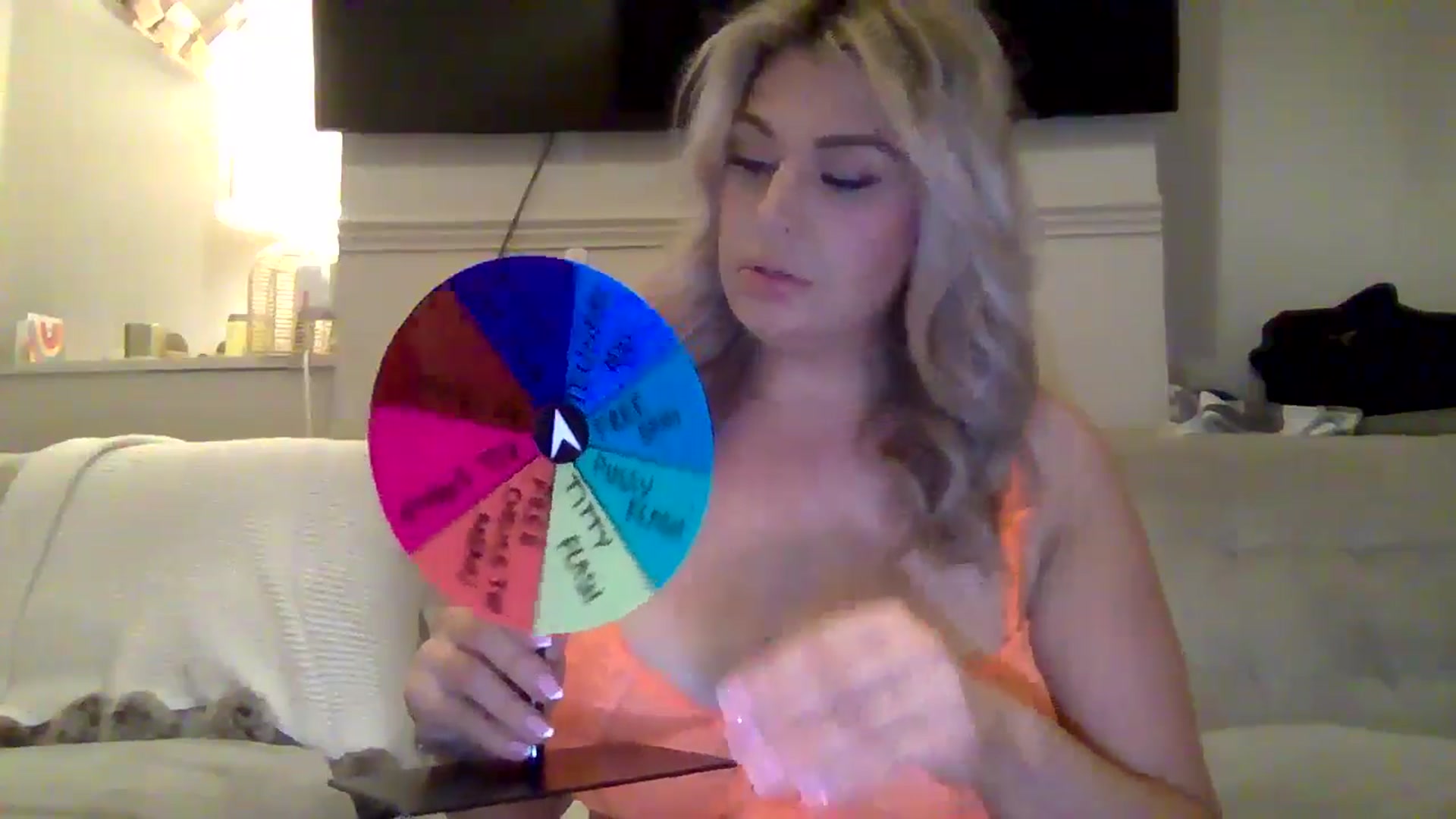 Gallery image thumbnail from Roxy_Reveals's myfreecams stream on, 05/13/2025, 20:40 image 20 of 20