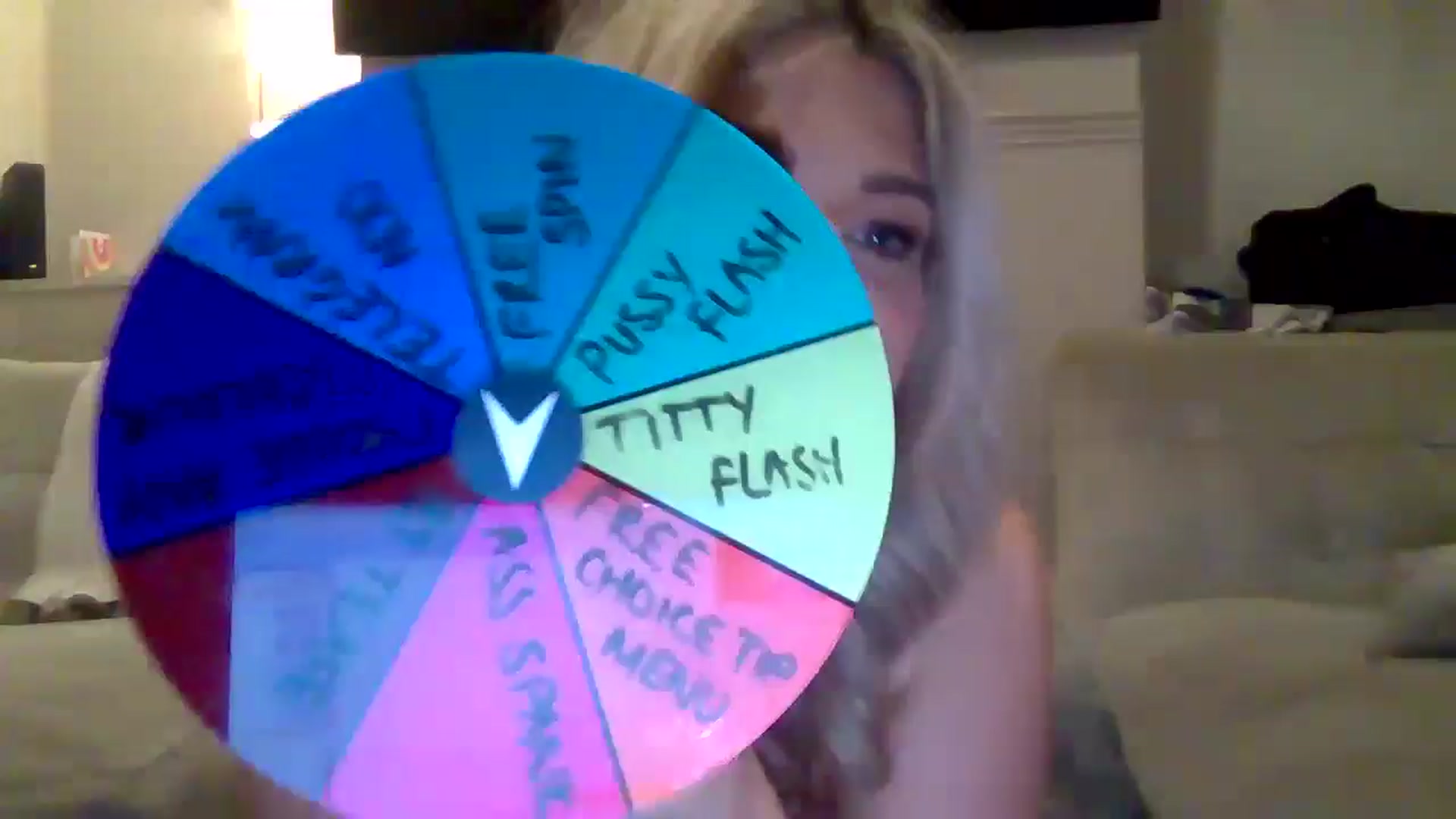 Gallery image thumbnail from Roxy_Reveals's myfreecams stream on, 05/13/2025, 21:00 image 13 of 20