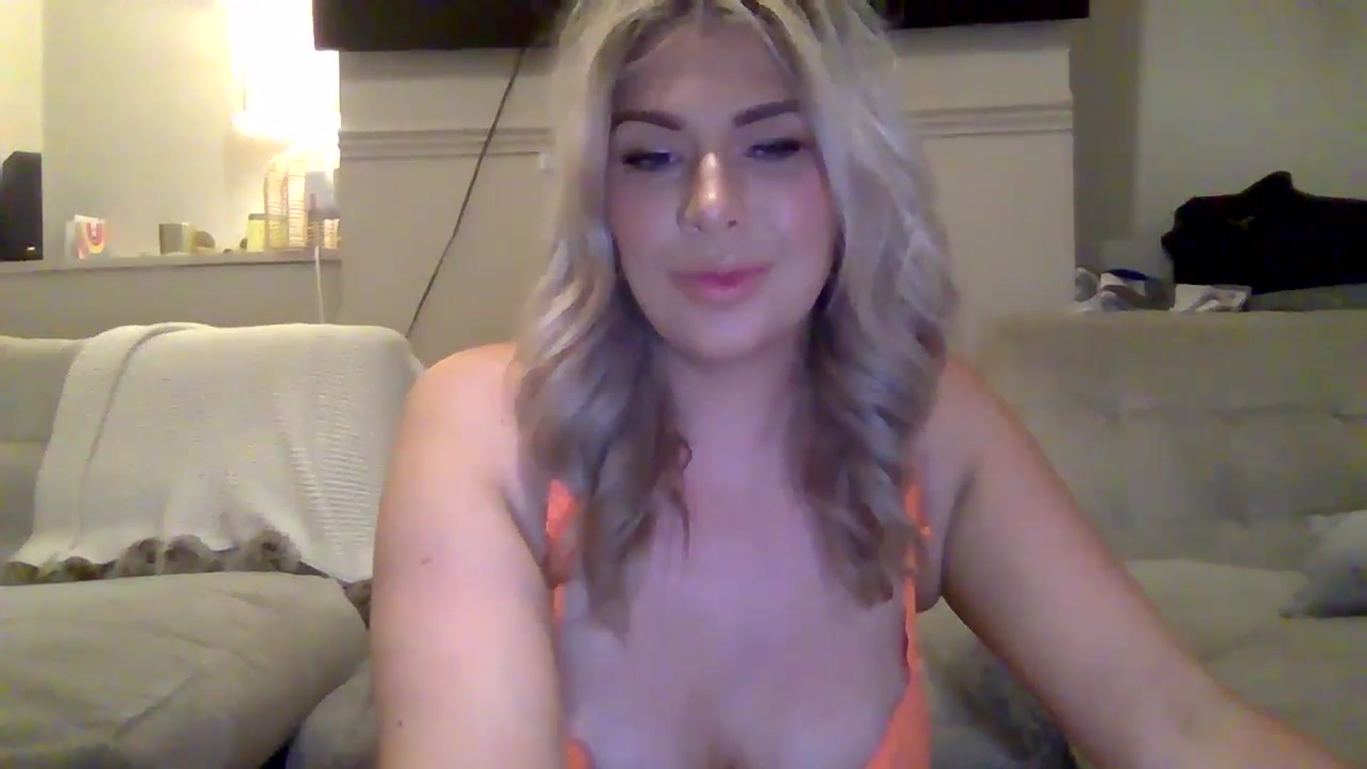 Gallery image thumbnail from Roxy_Reveals's myfreecams stream on, 05/13/2025, 21:00 image 3 of 20