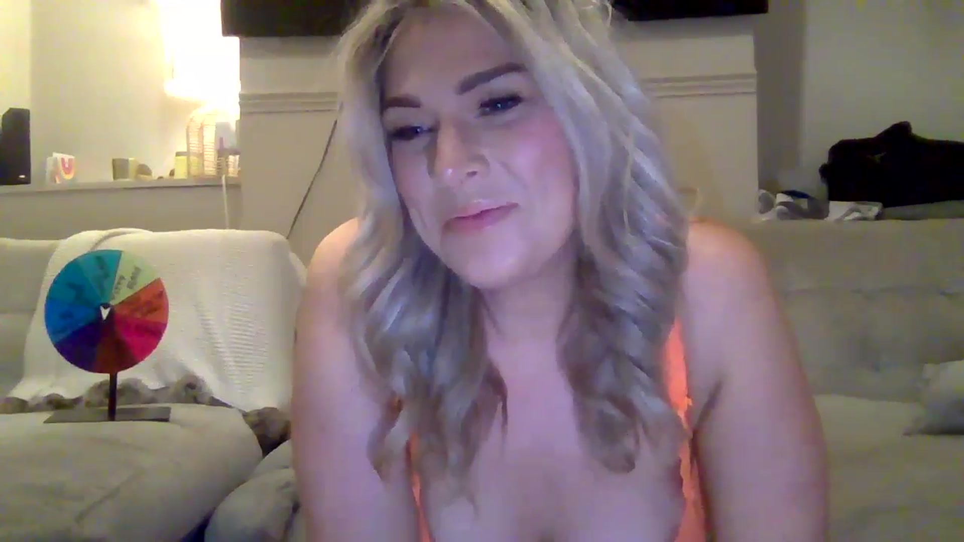 Gallery image thumbnail from Roxy_Reveals's myfreecams stream on, 05/13/2025, 21:00 image 20 of 20