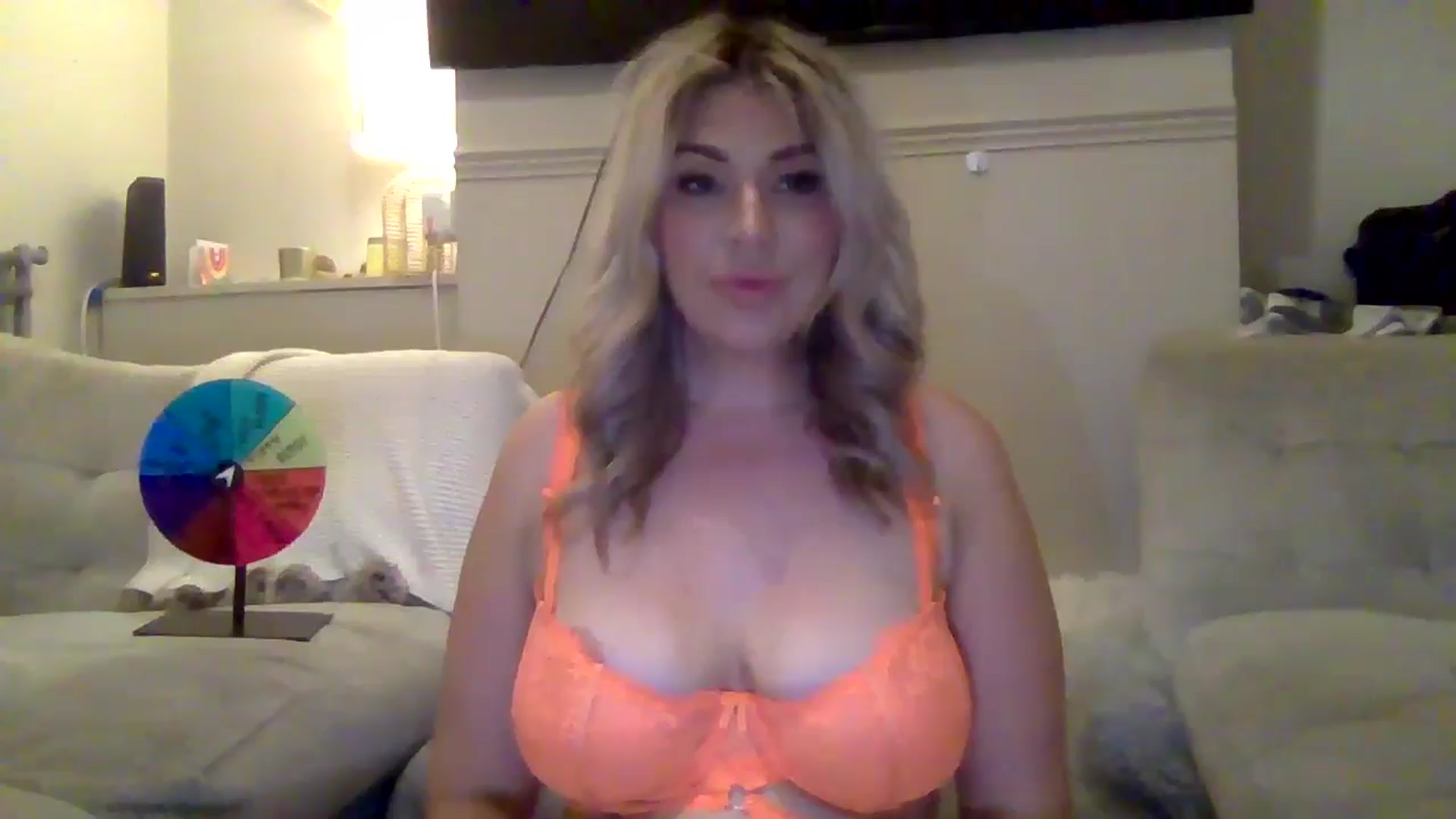 Gallery image thumbnail from Roxy_Reveals's myfreecams stream on, 05/13/2025, 21:36 image 14 of 20