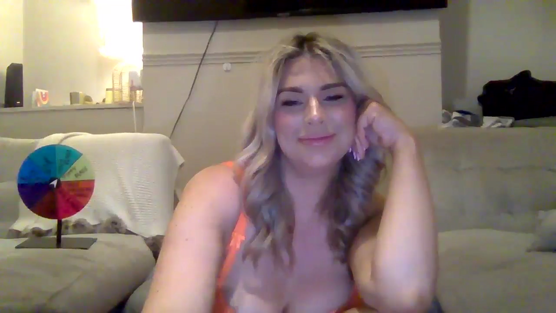 Gallery image thumbnail from Roxy_Reveals's myfreecams stream on, 05/13/2025, 21:36 image 9 of 20