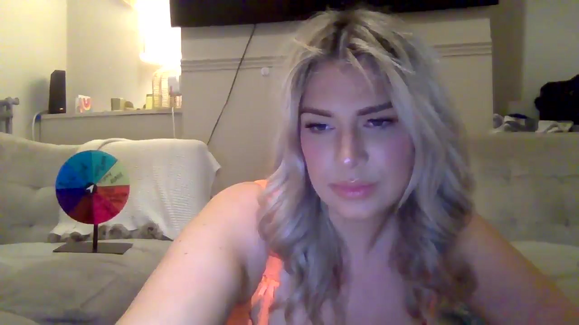 Gallery image thumbnail from Roxy_Reveals's myfreecams stream on, 05/13/2025, 21:36 image 15 of 20