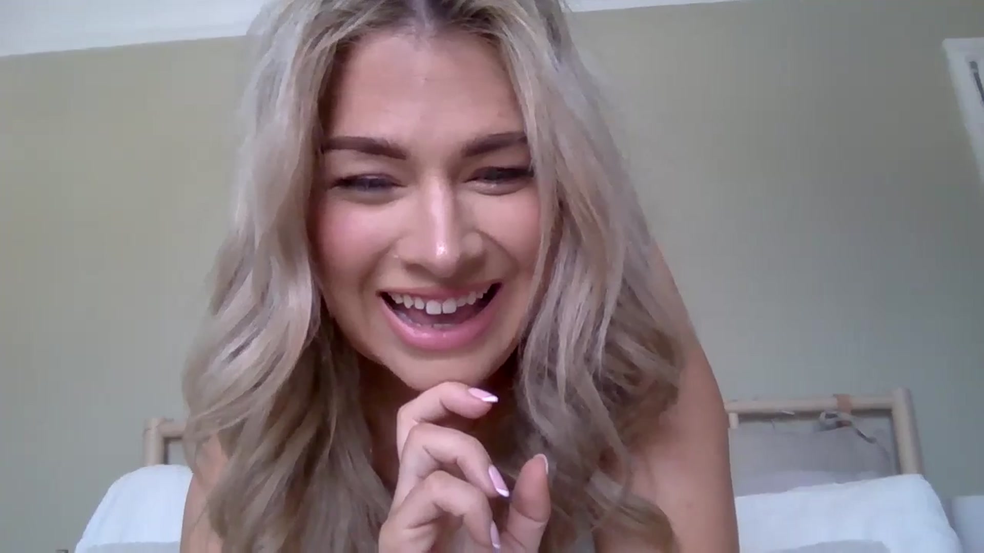 Gallery image thumbnail from Roxy_Reveals's myfreecams stream on, 05/16/2025, 13:48 image 4 of 20