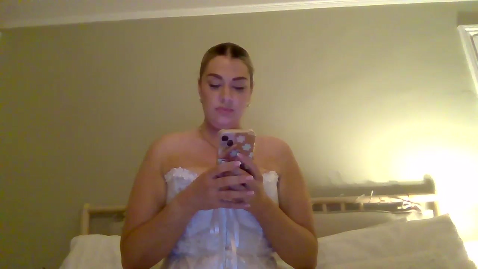 Gallery image thumbnail from Roxy_Reveals's myfreecams stream on, 05/17/2025, 23:28 image 16 of 20