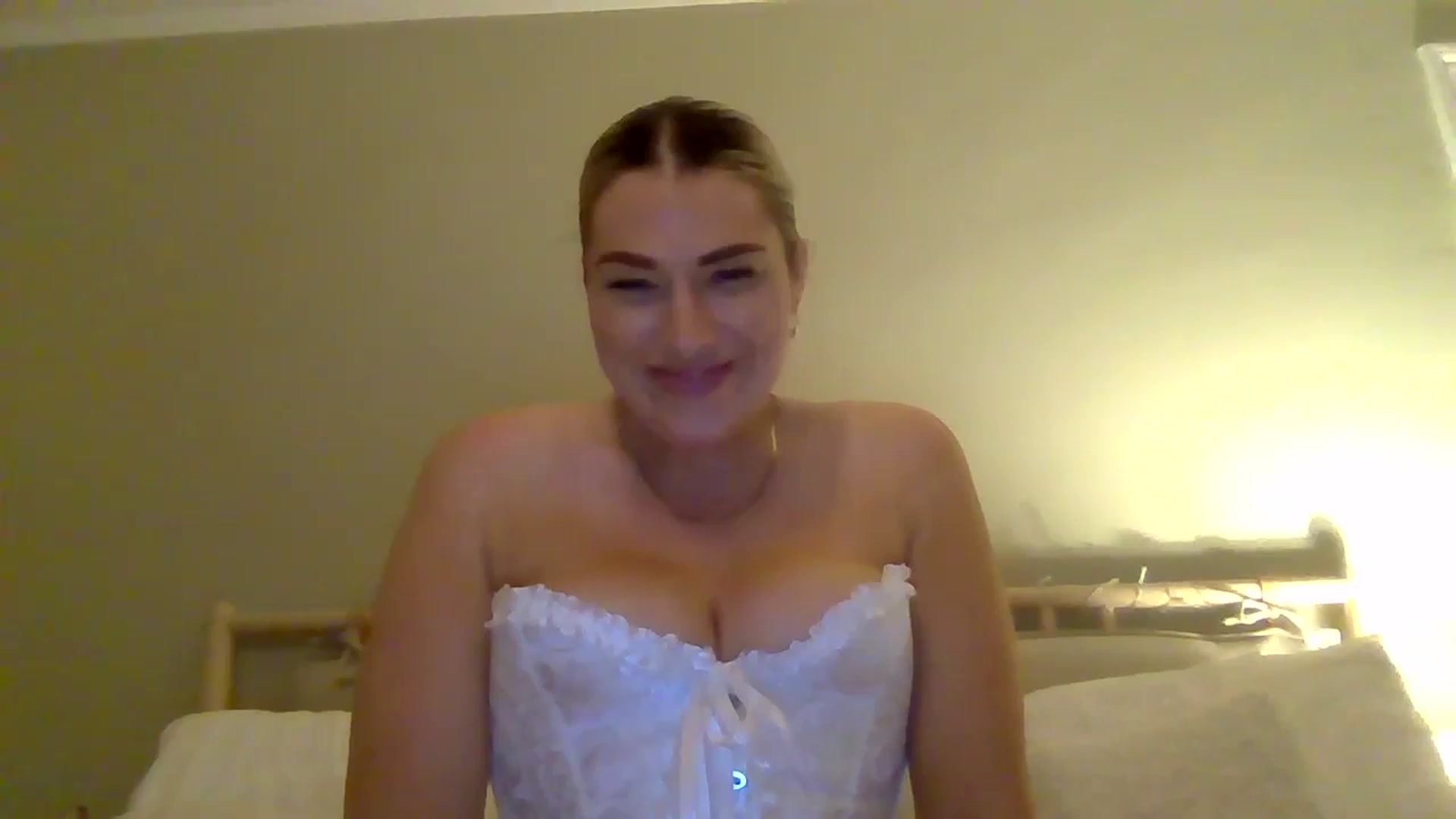 Gallery image thumbnail from Roxy_Reveals's myfreecams stream on, 05/17/2025, 23:28 image 4 of 20