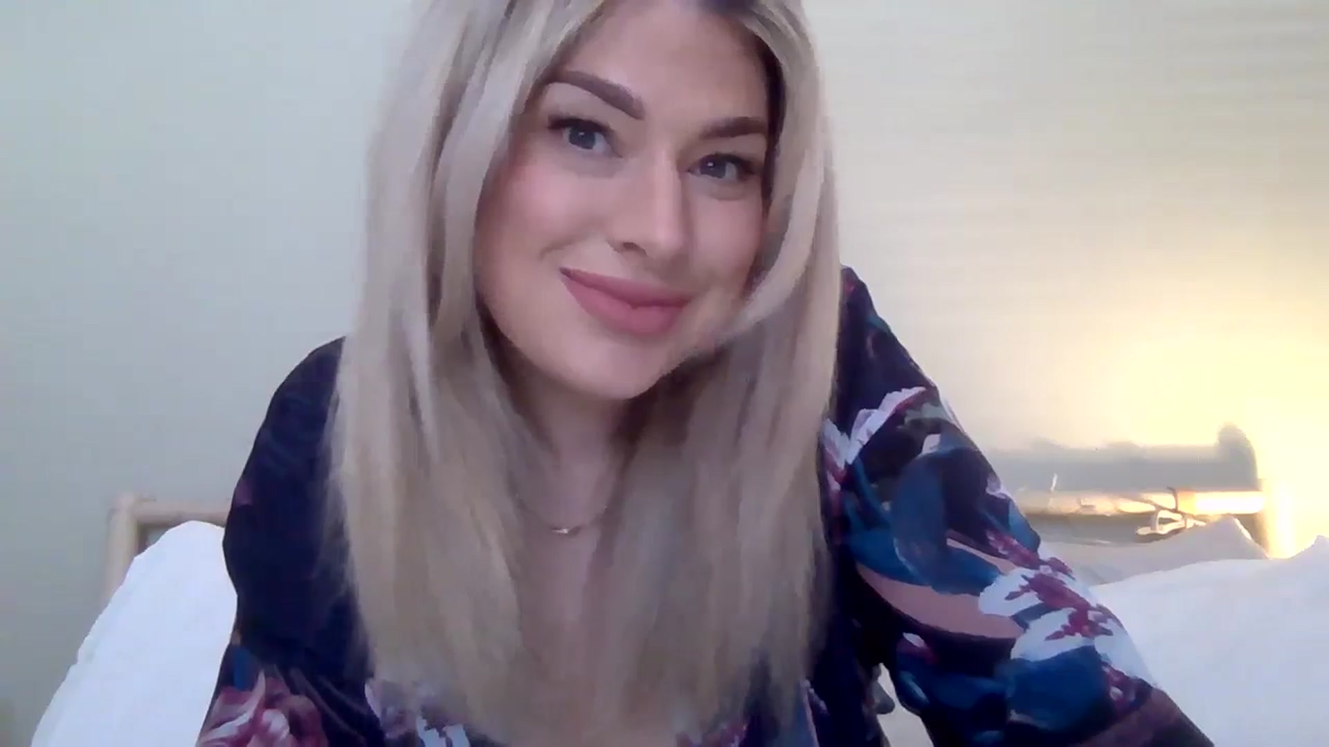 Gallery image thumbnail from Roxy_Reveals's myfreecams stream on, 05/19/2025, 15:13 image 9 of 20