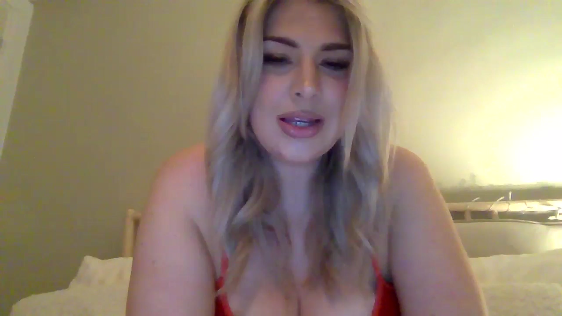 Gallery image thumbnail from Roxy_Reveals's myfreecams stream on, 05/25/2025, 21:40 image 18 of 20
