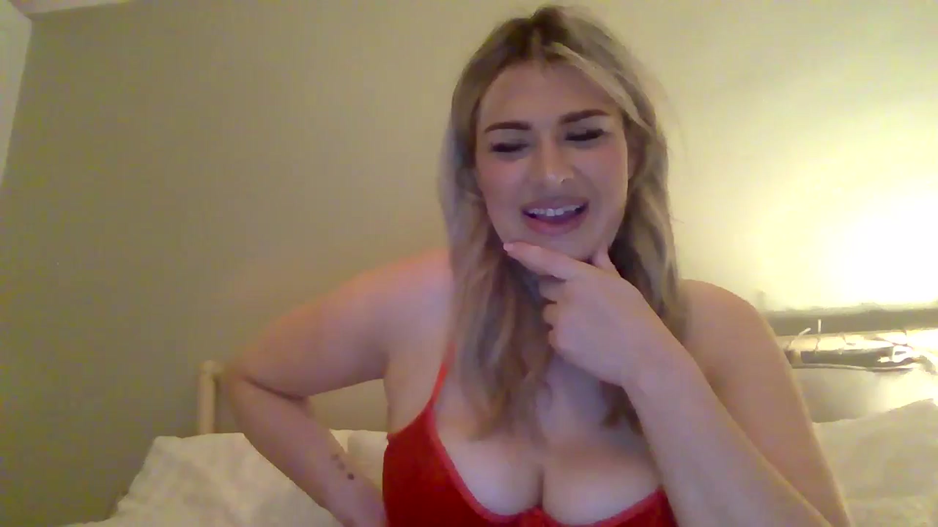 Gallery image thumbnail from Roxy_Reveals's myfreecams stream on, 05/25/2025, 22:43 image 6 of 20