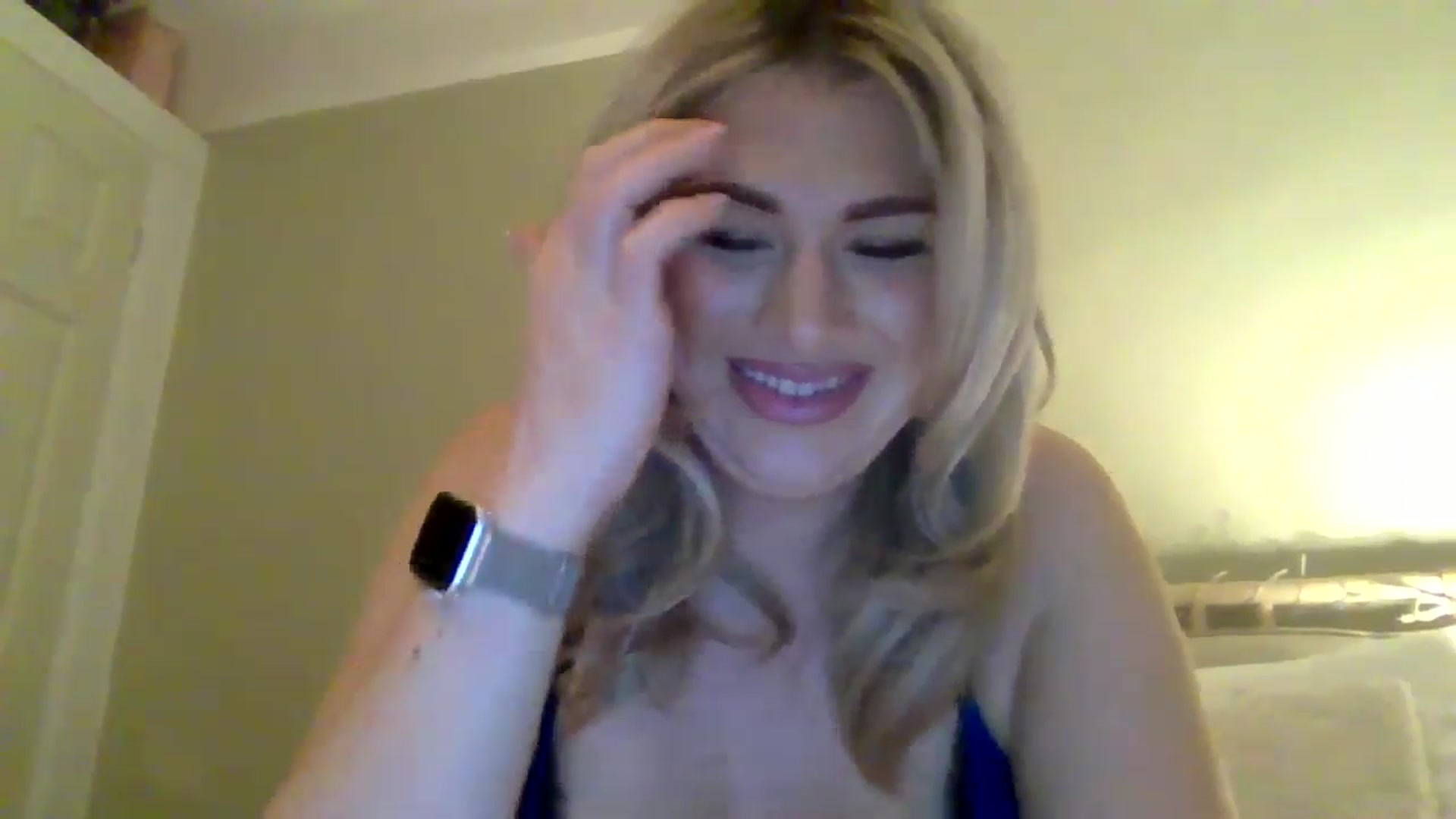 Gallery image thumbnail from Roxy_Reveals's myfreecams stream on, 05/26/2025, 23:25 image 6 of 20