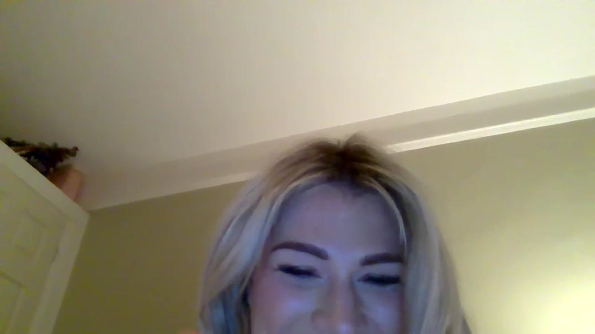 Gallery image thumbnail from Roxy_Reveals's myfreecams stream on, 05/26/2025, 23:25 image 4 of 20