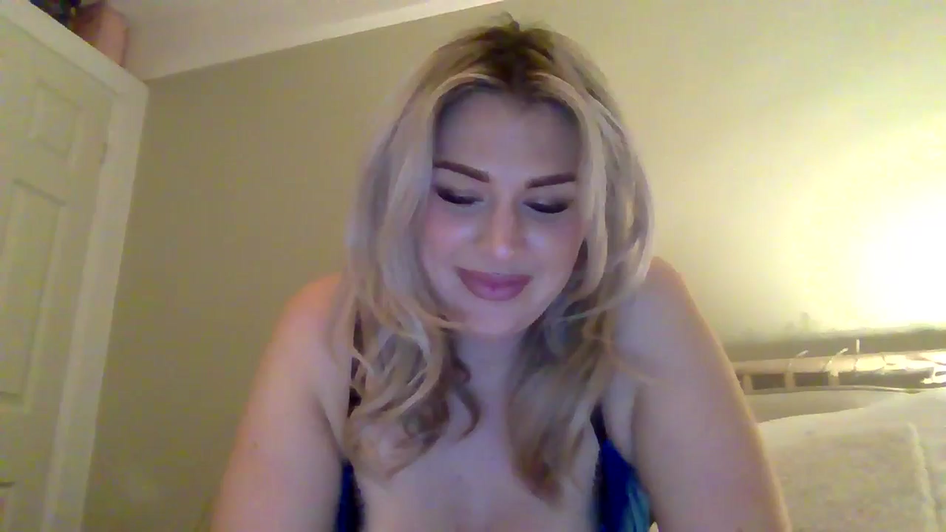 Gallery image thumbnail from Roxy_Reveals's myfreecams stream on, 05/26/2025, 23:25 image 20 of 20