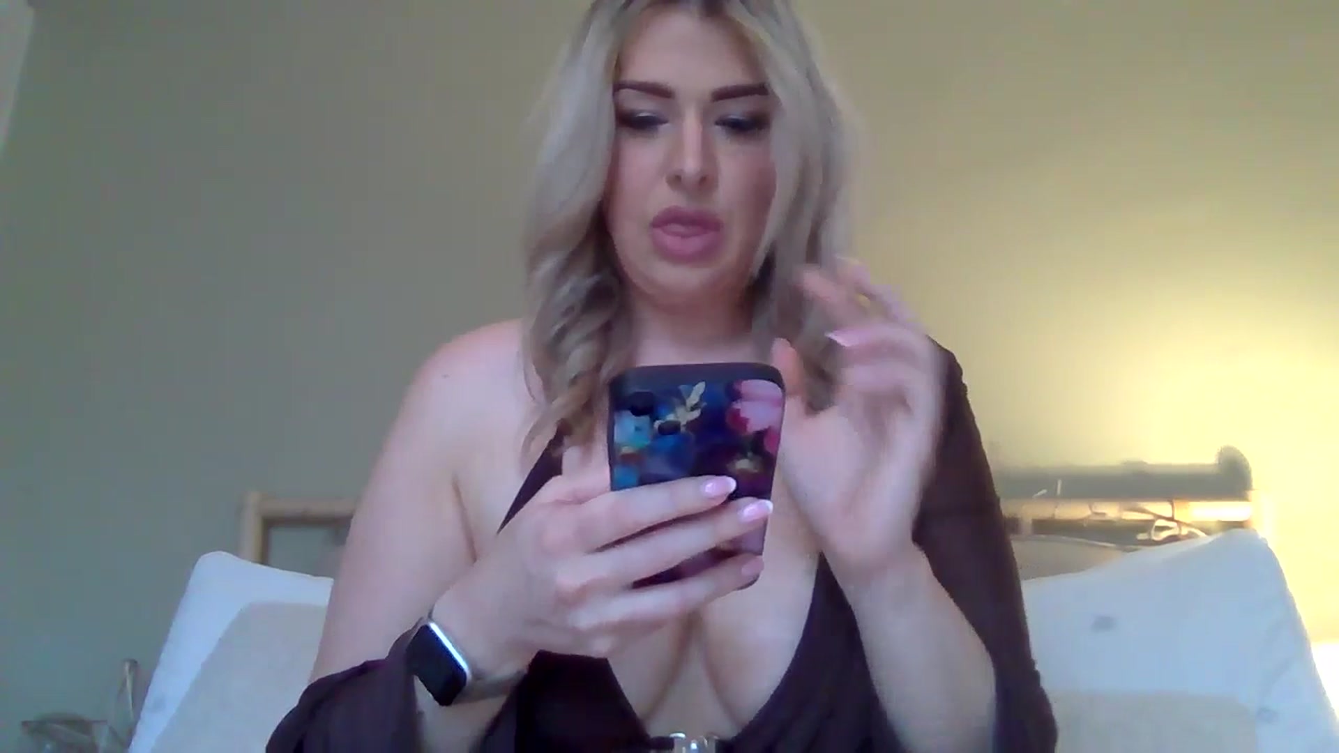 Gallery image thumbnail from Roxy_Reveals's myfreecams stream on, 05/28/2025, 15:33 image 7 of 20