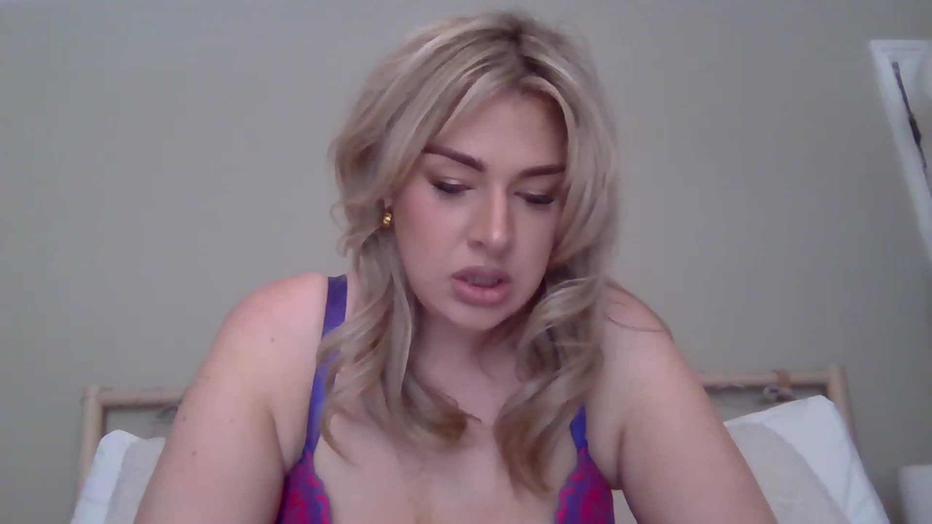 Gallery image thumbnail from Roxy_Reveals's myfreecams stream on, 05/30/2025, 15:52 image 20 of 20