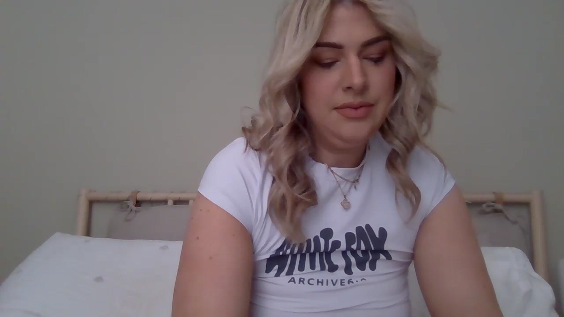 Gallery image thumbnail from Roxy_Reveals's myfreecams stream on, 06/05/2025, 10:12 image 10 of 20