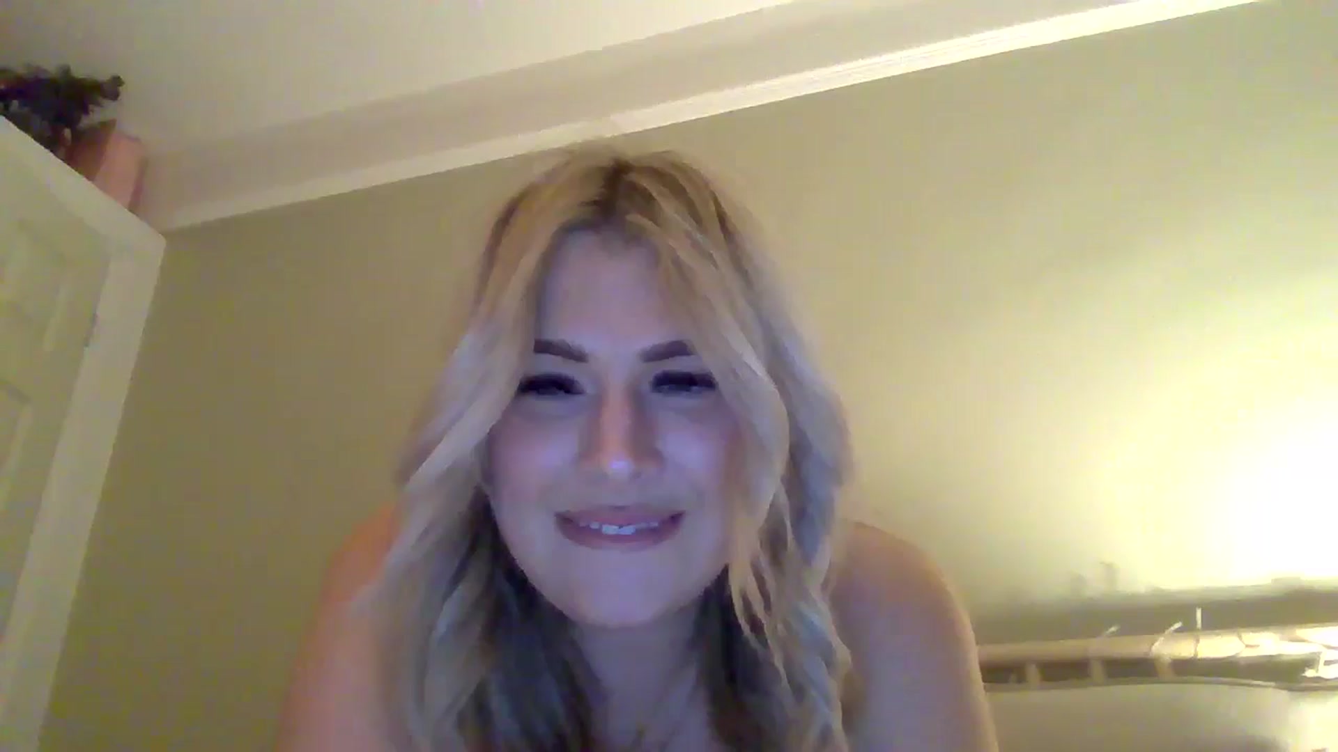 Gallery image thumbnail from Roxy_Reveals's myfreecams stream on, 06/06/2025, 24:01 image 4 of 20