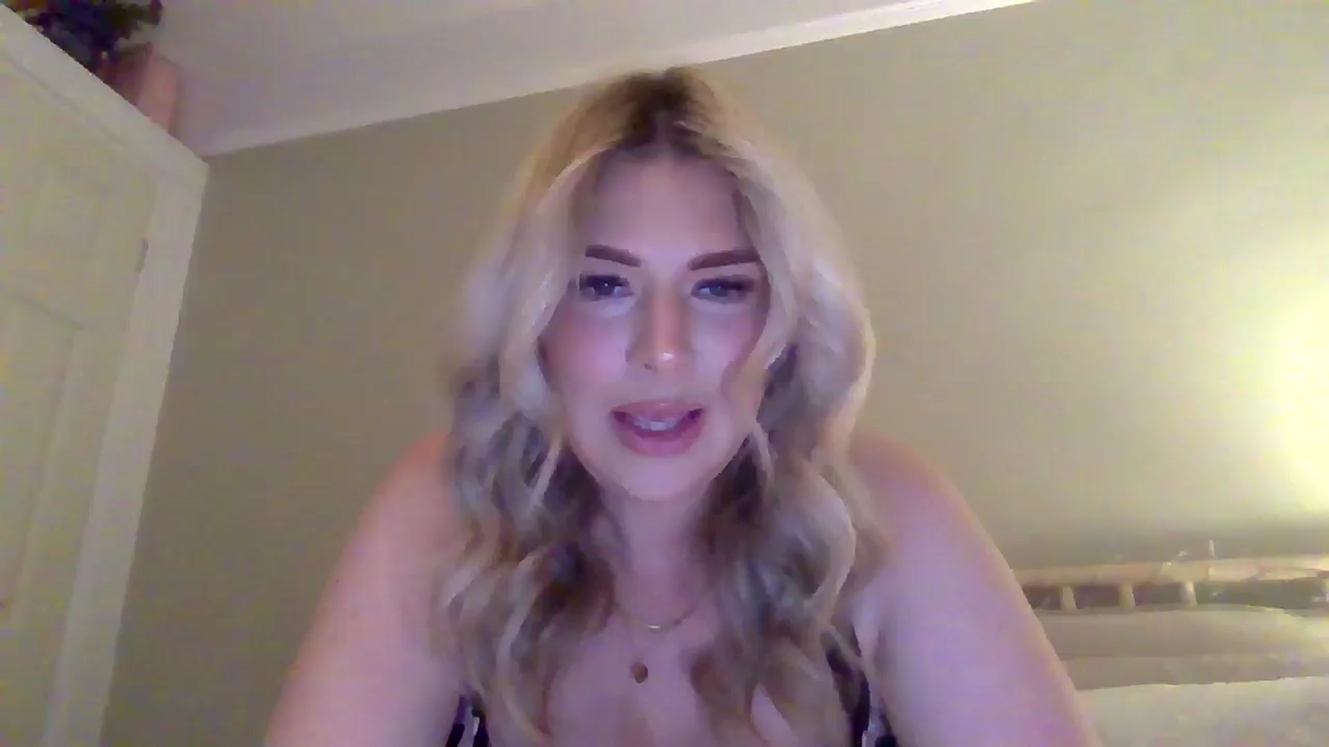 Gallery image thumbnail from Roxy_Reveals's myfreecams stream on, 07/06/2025, 19:45 image 2 of 20