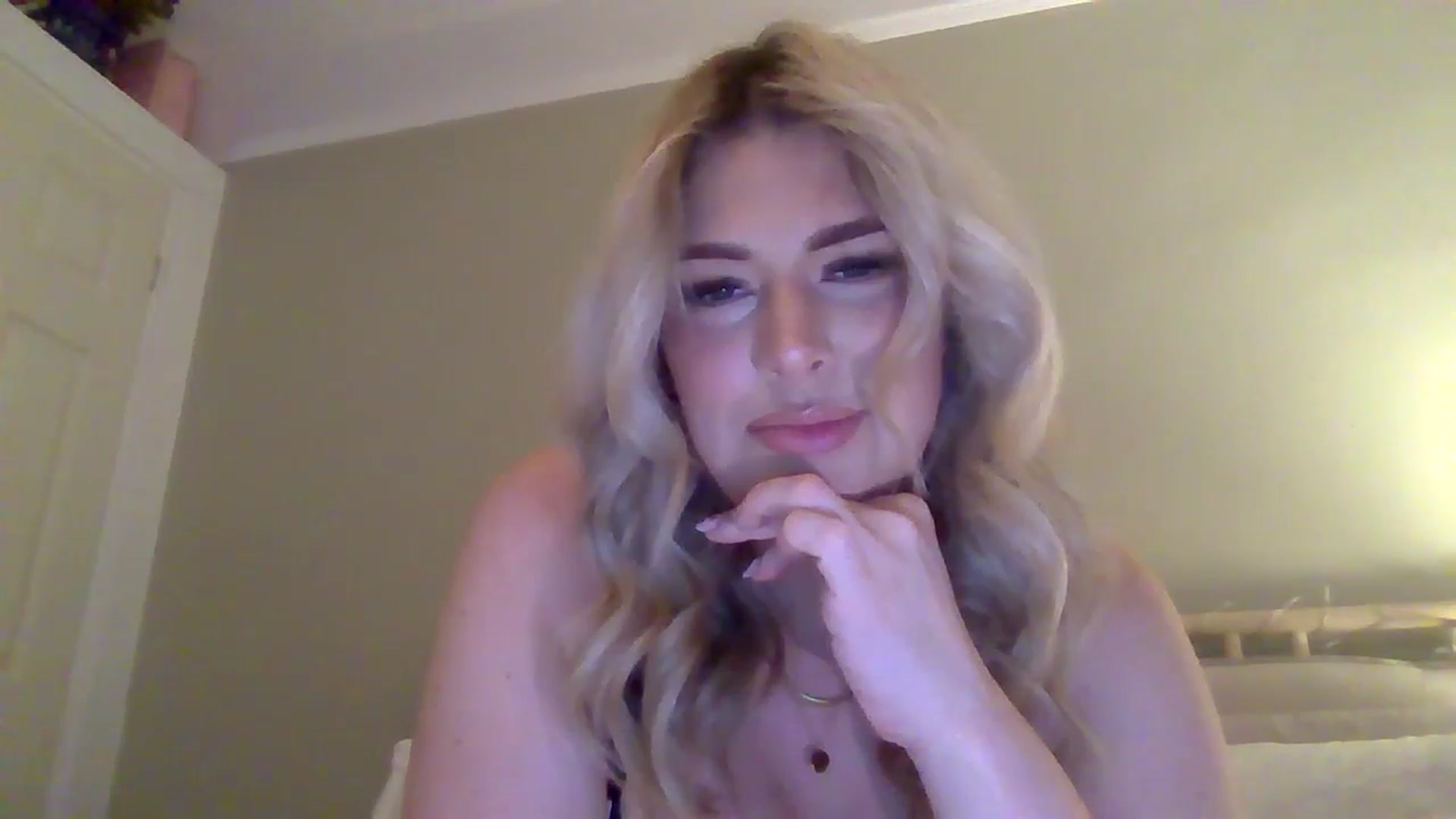 Gallery image thumbnail from Roxy_Reveals's myfreecams stream on, 07/06/2025, 19:45 image 3 of 20