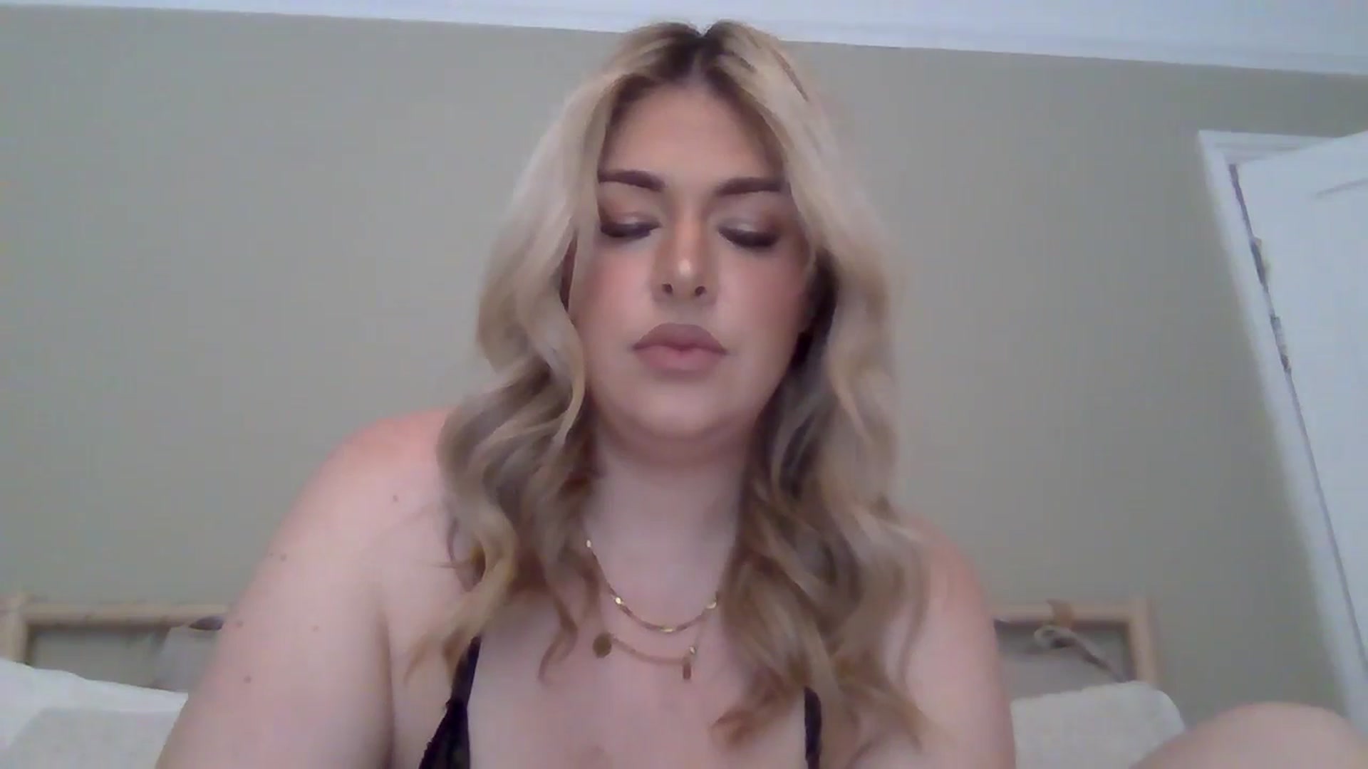 Gallery image thumbnail from Roxy_Reveals's myfreecams stream on, 07/07/2025, 14:58 image 19 of 20