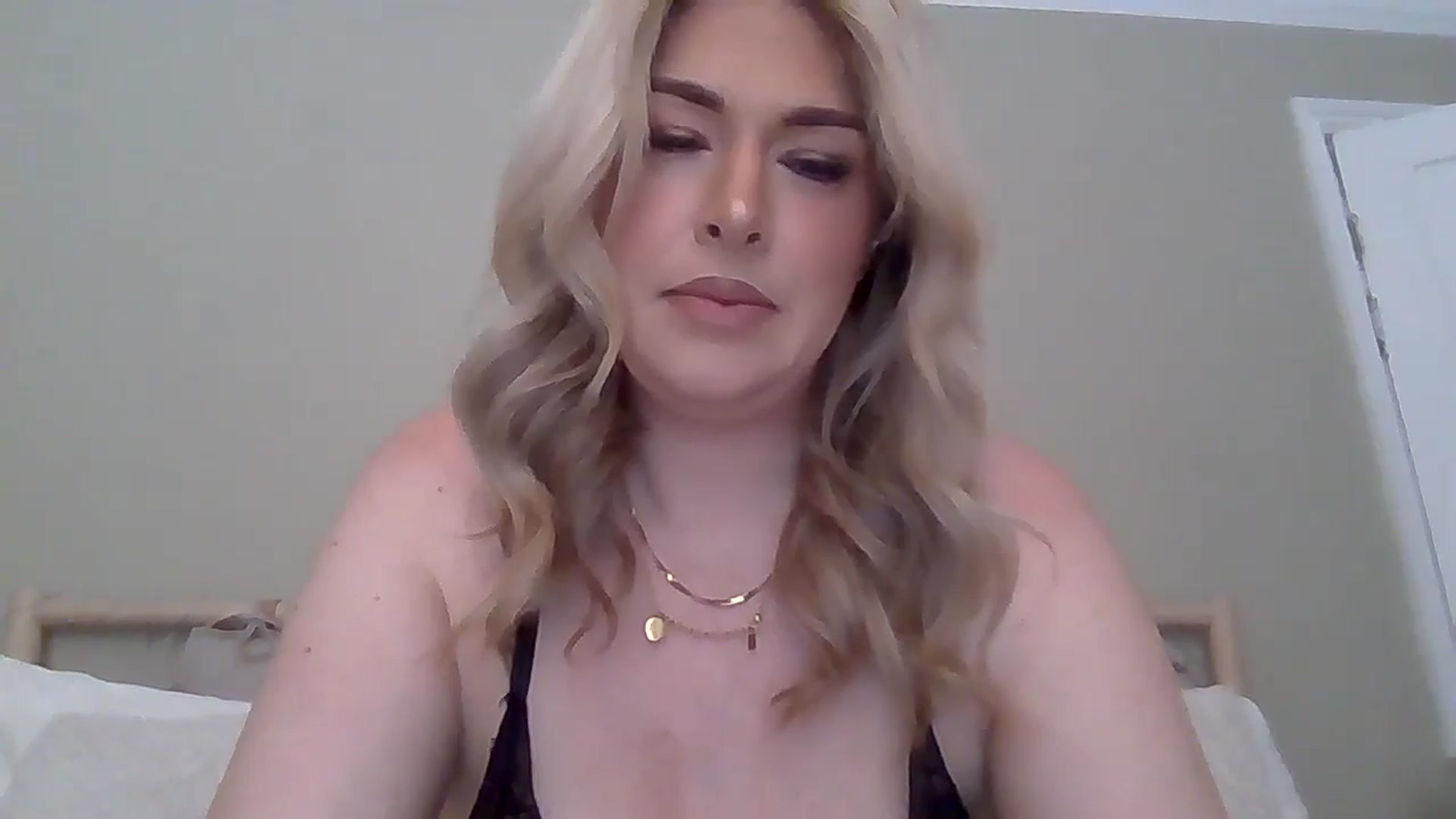 Gallery image thumbnail from Roxy_Reveals's myfreecams stream on, 07/07/2025, 14:58 image 17 of 20