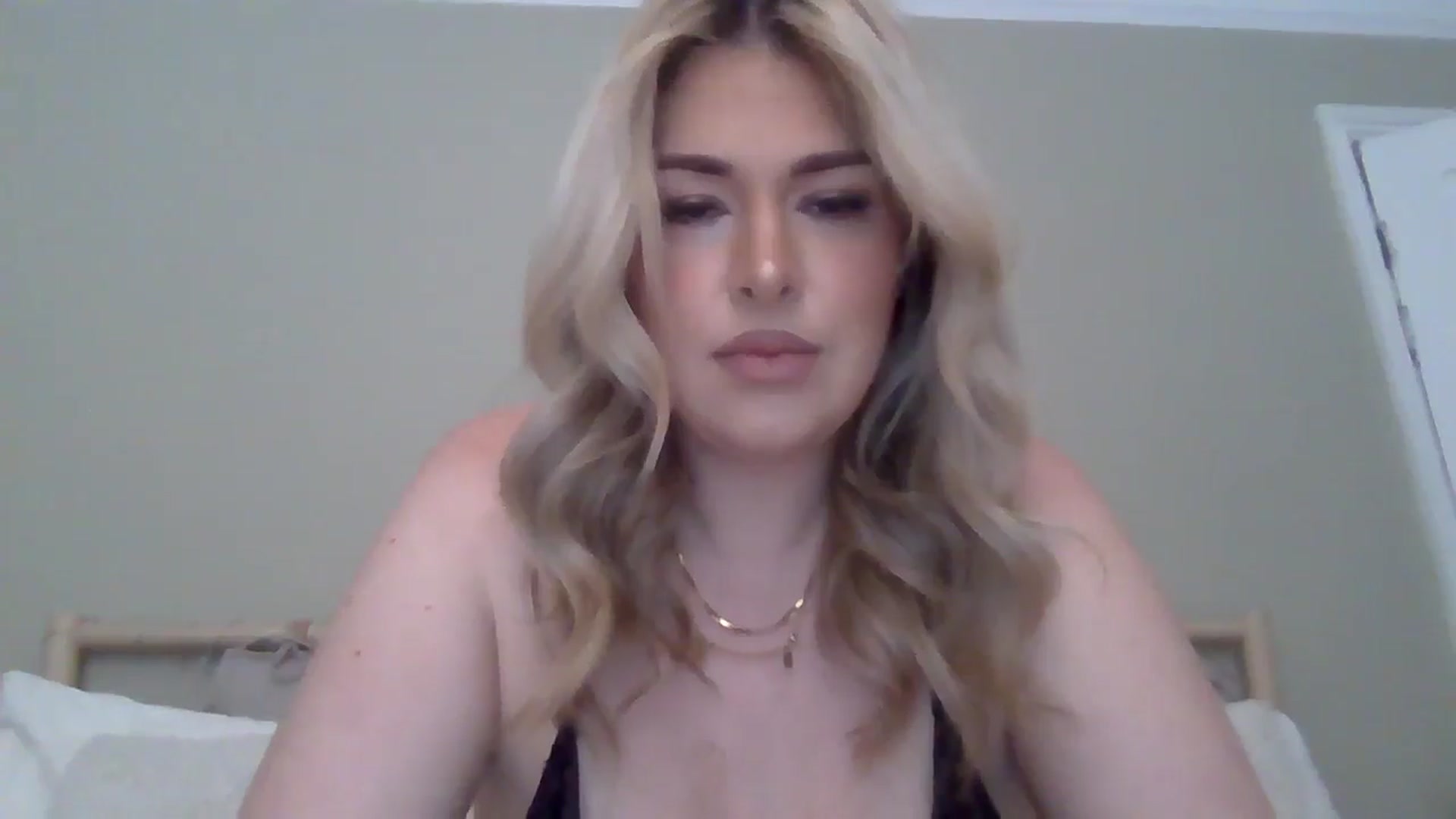 Gallery image thumbnail from Roxy_Reveals's myfreecams stream on, 07/07/2025, 14:58 image 11 of 20