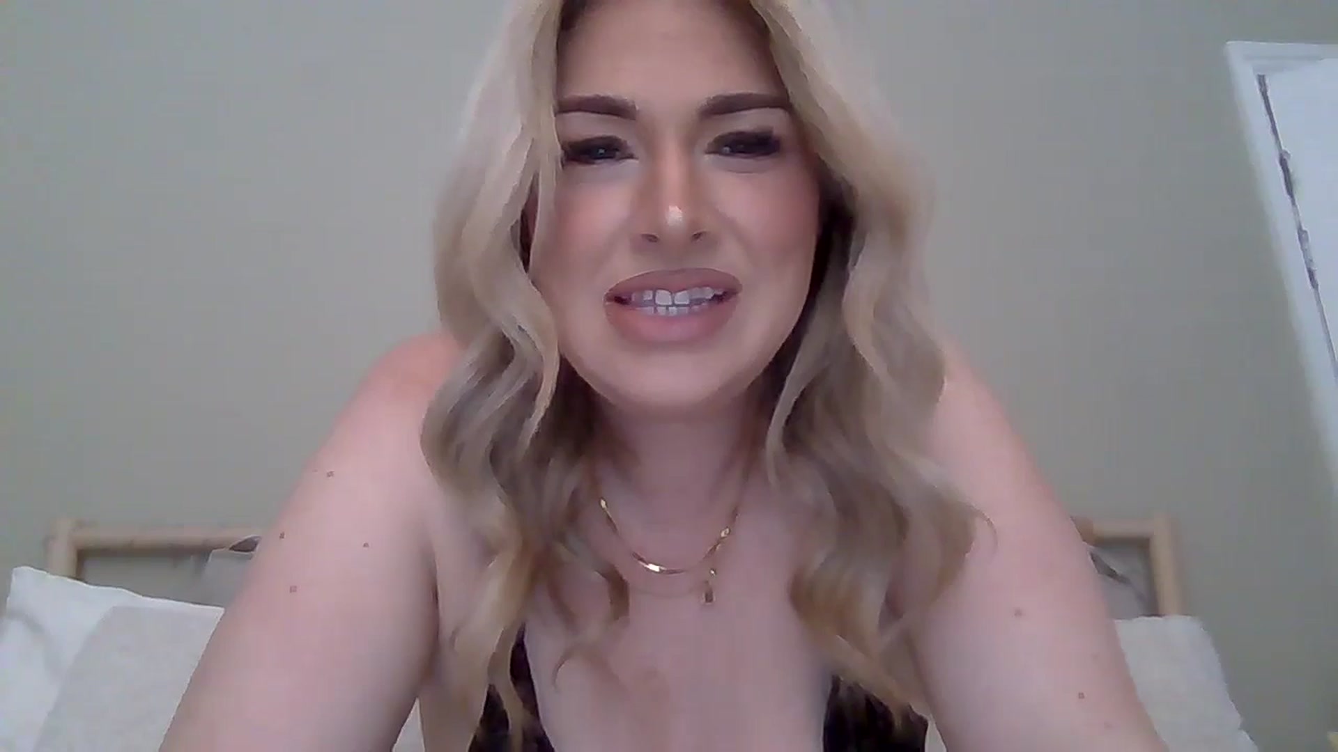 Gallery image thumbnail from Roxy_Reveals's myfreecams stream on, 07/07/2025, 14:58 image 7 of 20